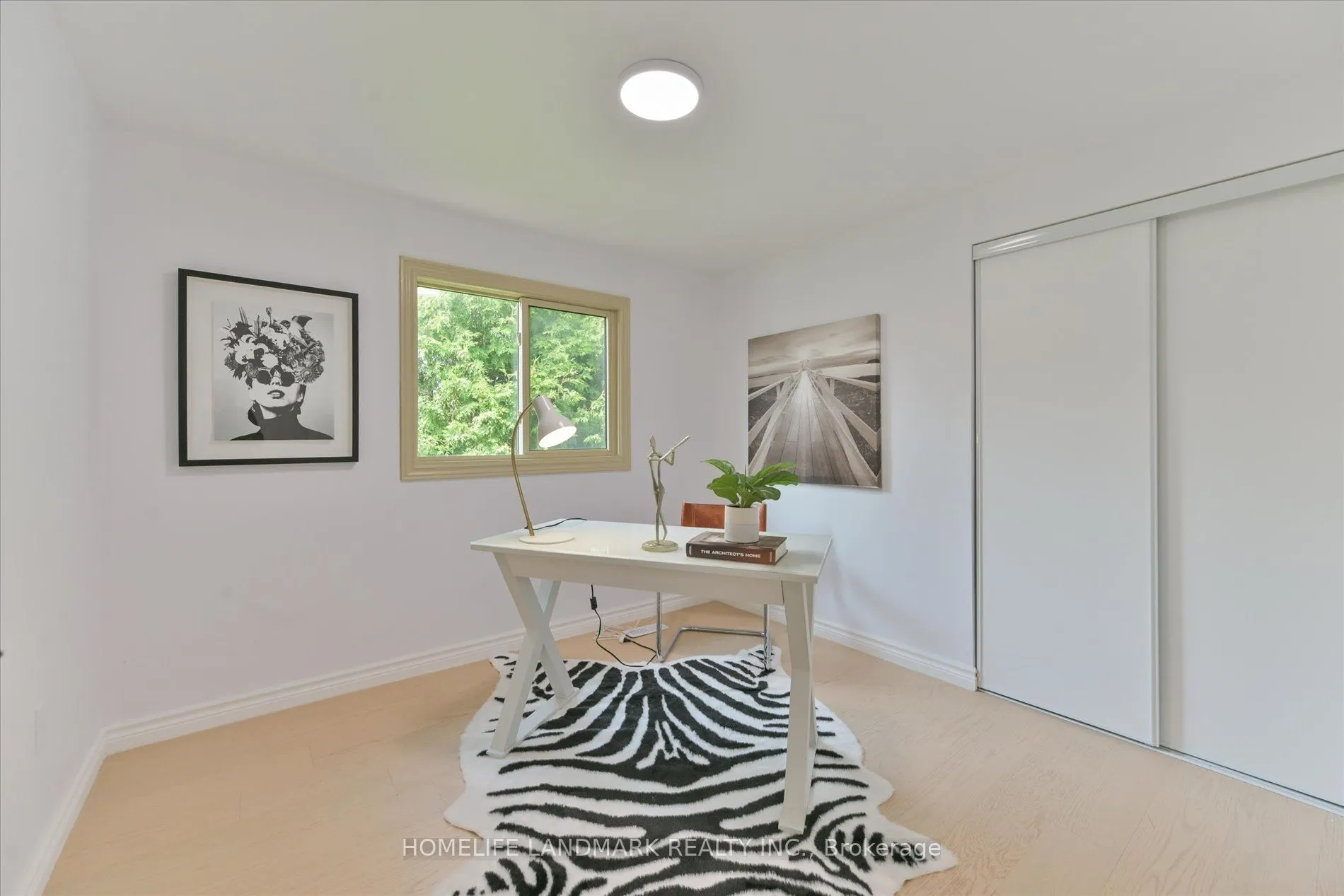 11 Hunters Point Drive