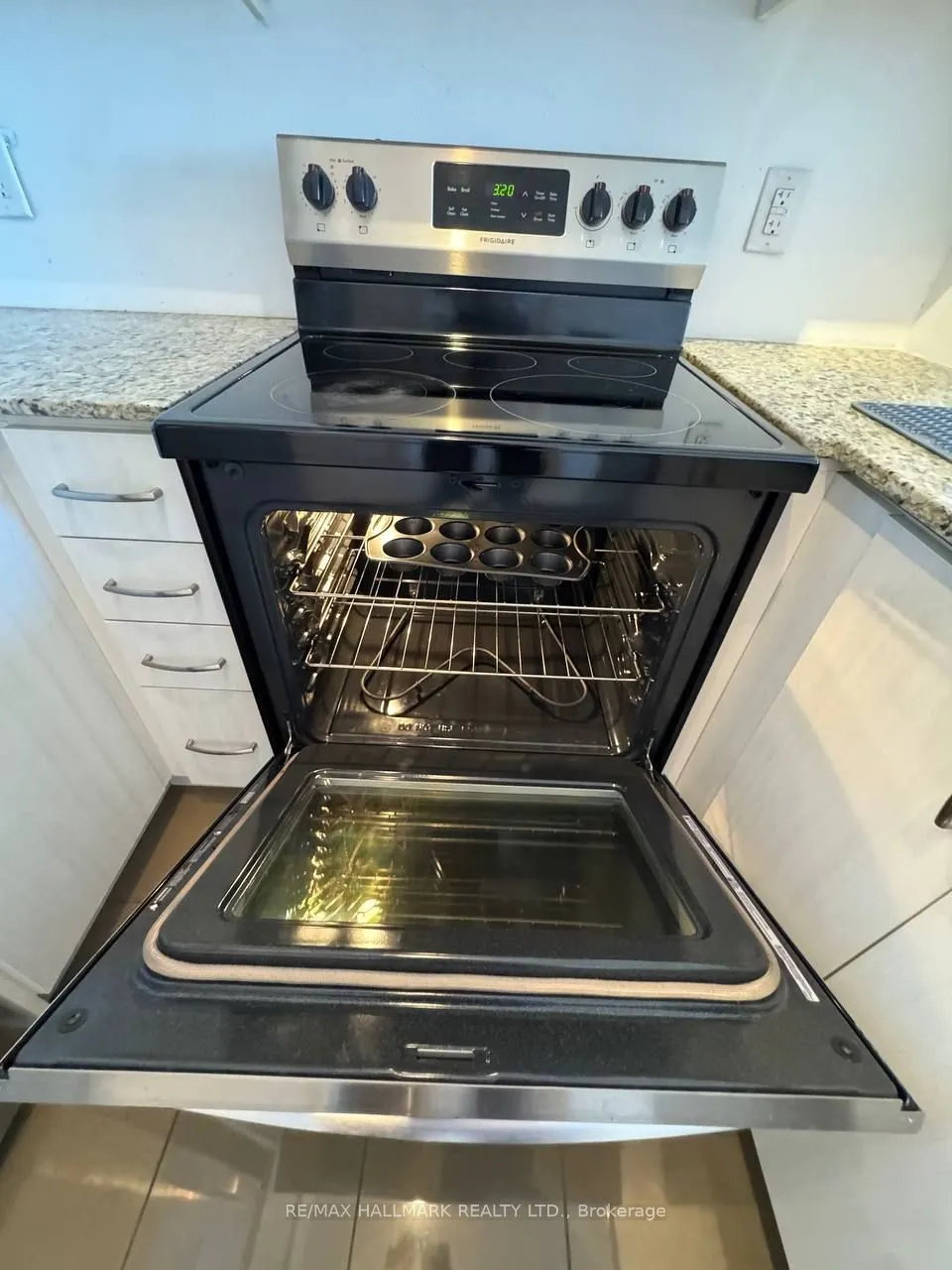 9205 Yonge Street, #1114