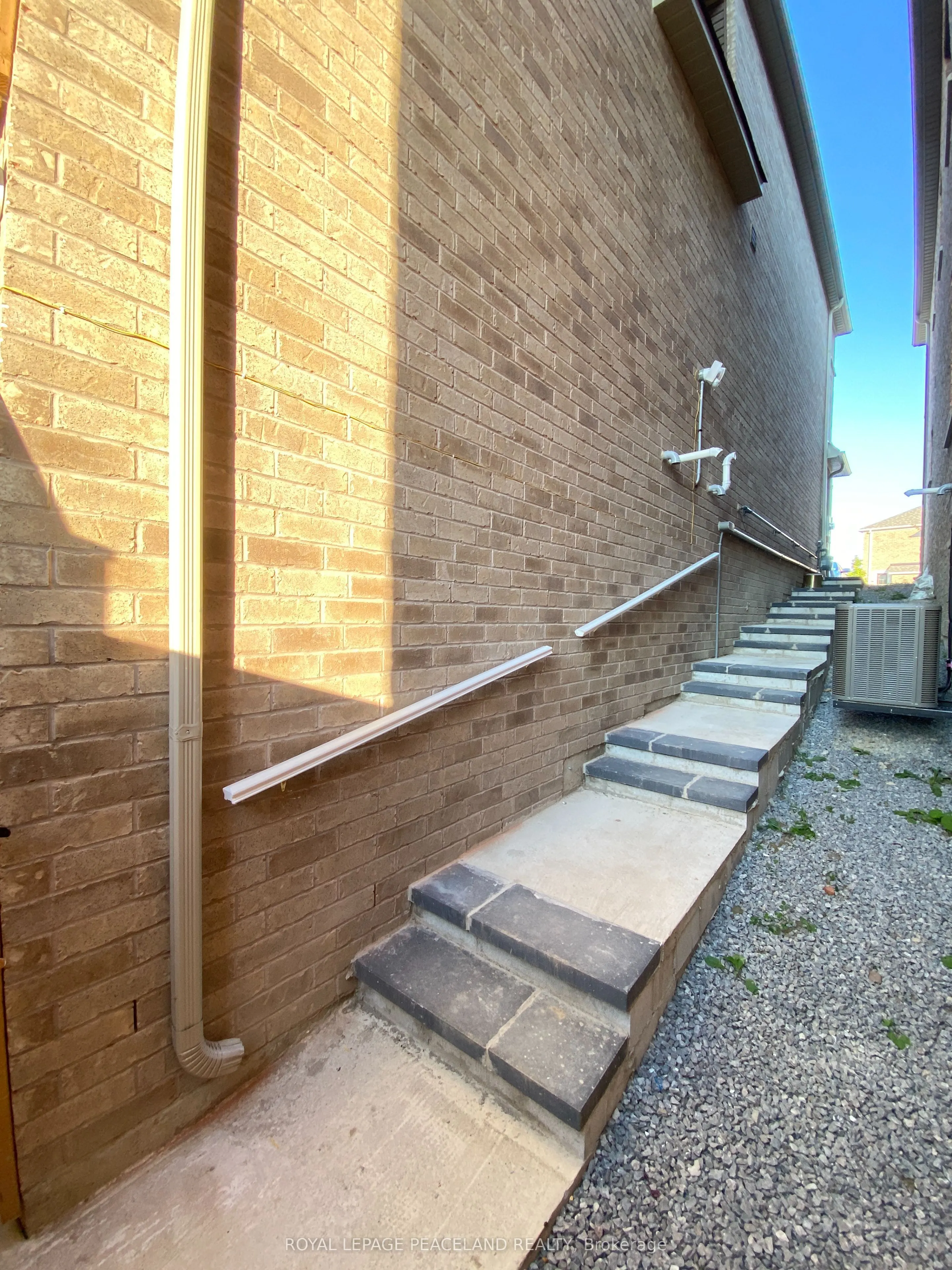30 MEADOW VISTA Crescent, #Unit 2