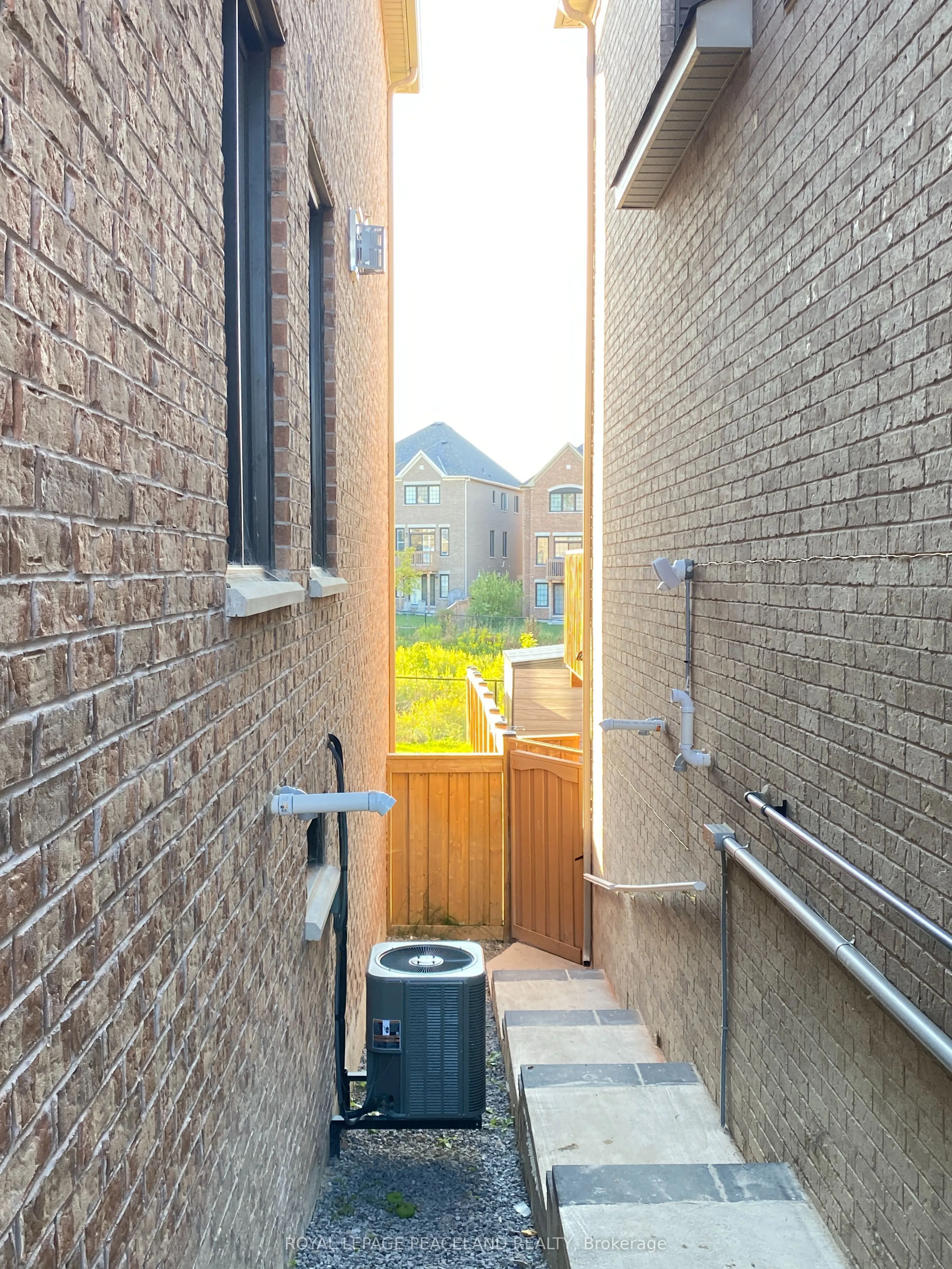 30 MEADOW VISTA Crescent, #Unit 2
