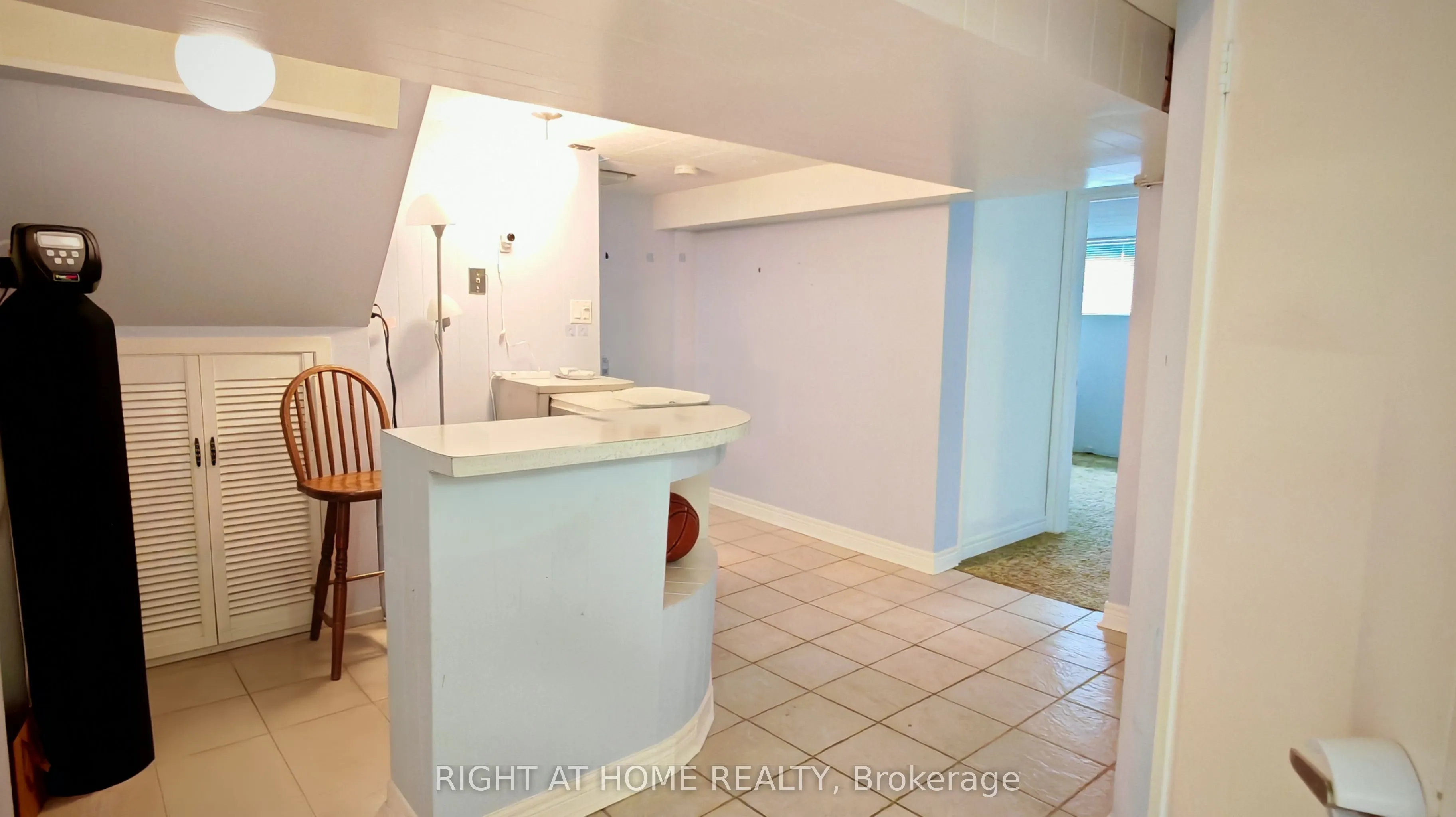 27 Sussex Avenue, #Basement