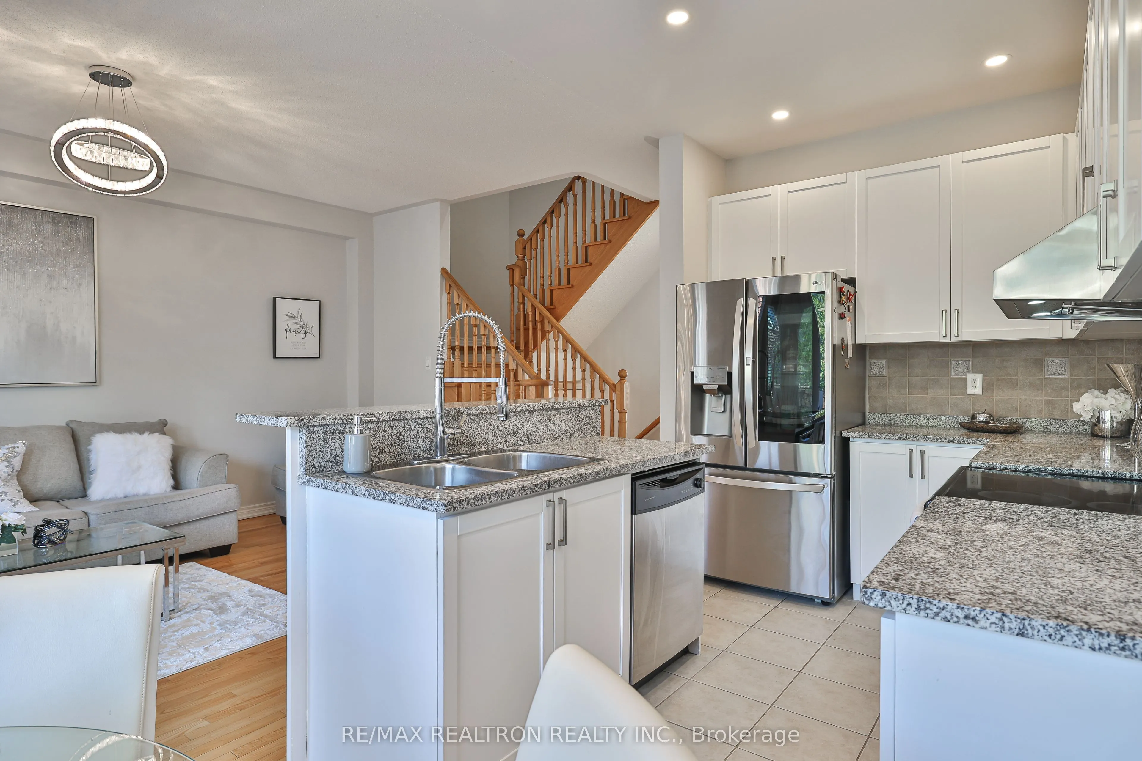 55 Stookes Crescent