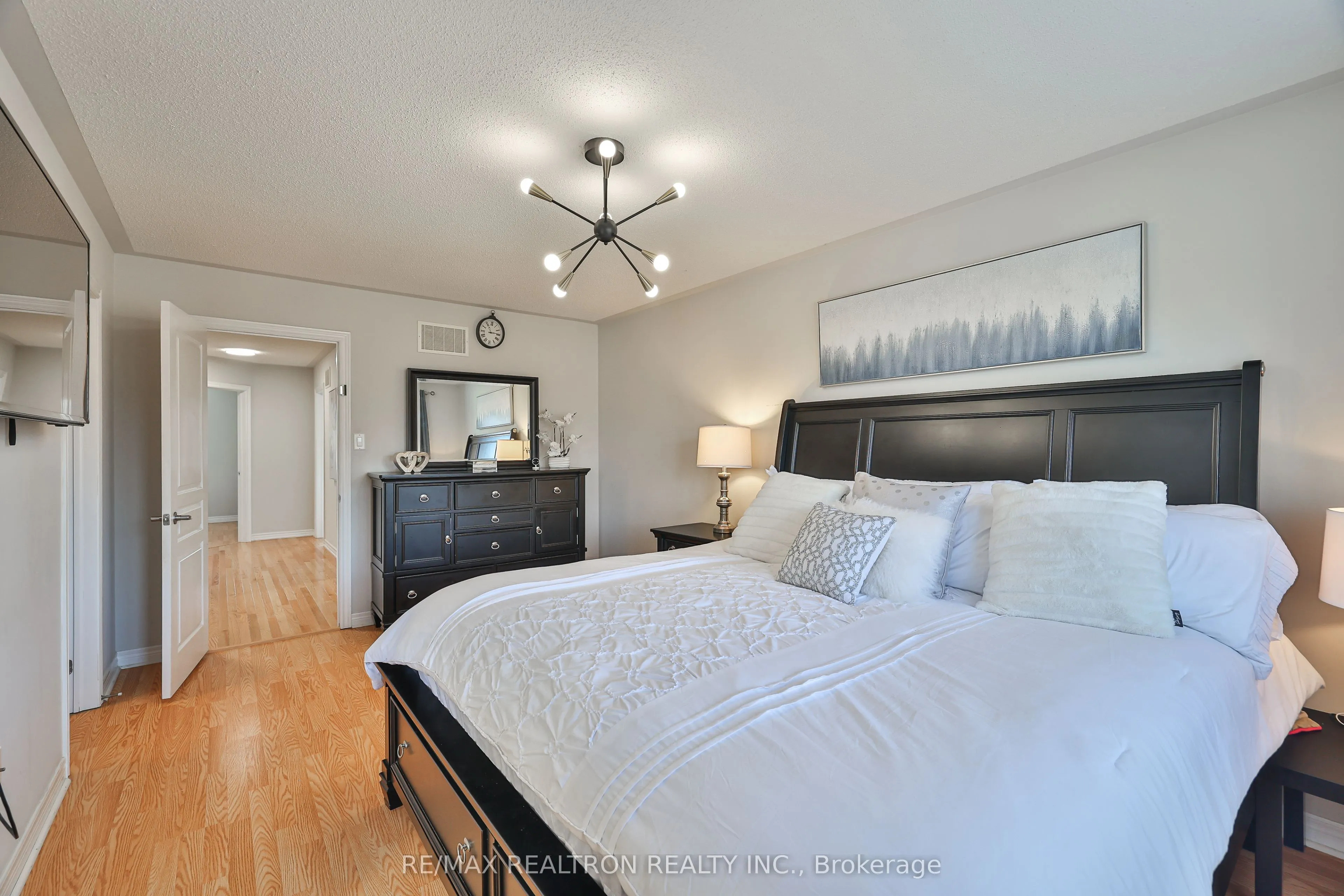 55 Stookes Crescent