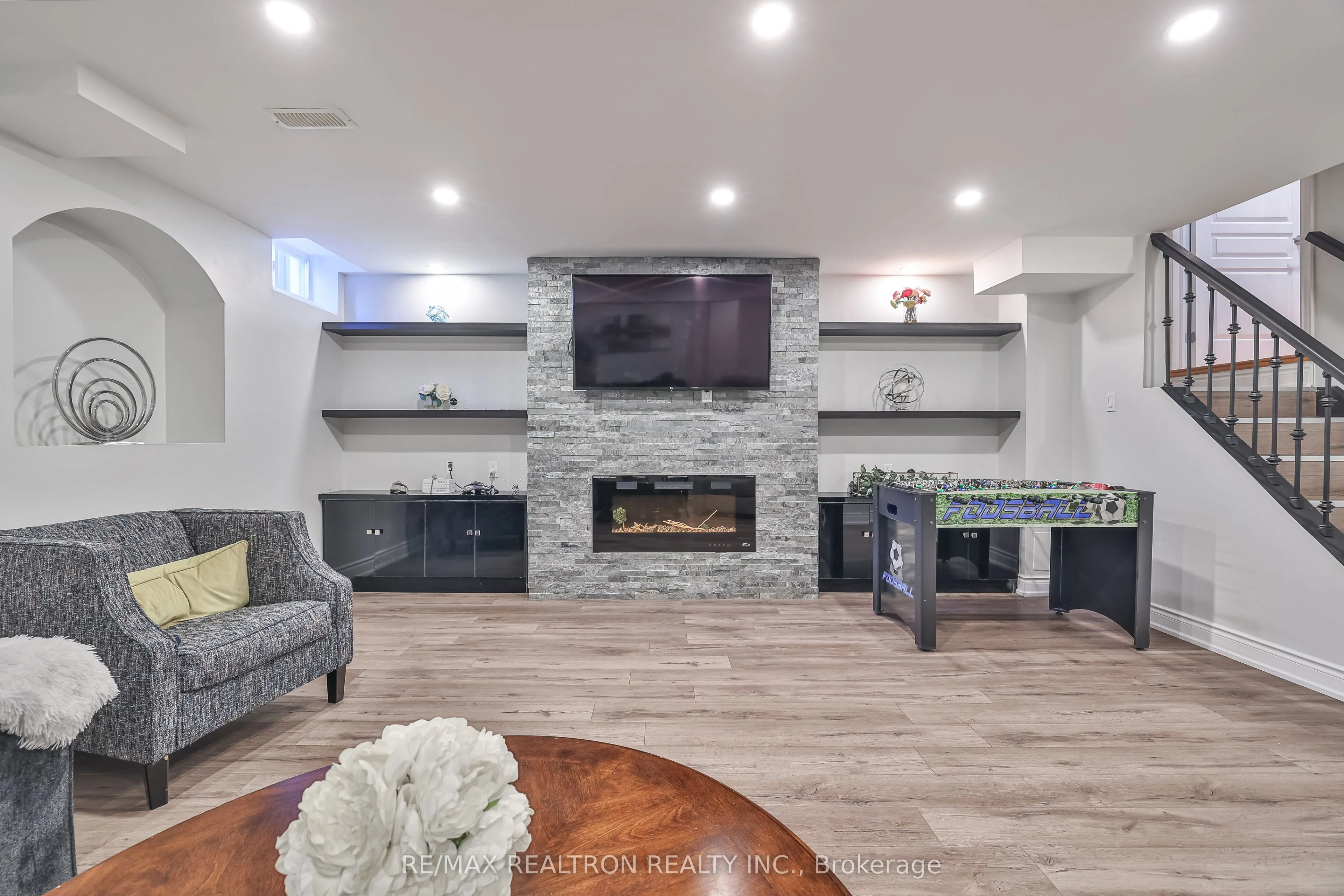 55 Stookes Crescent