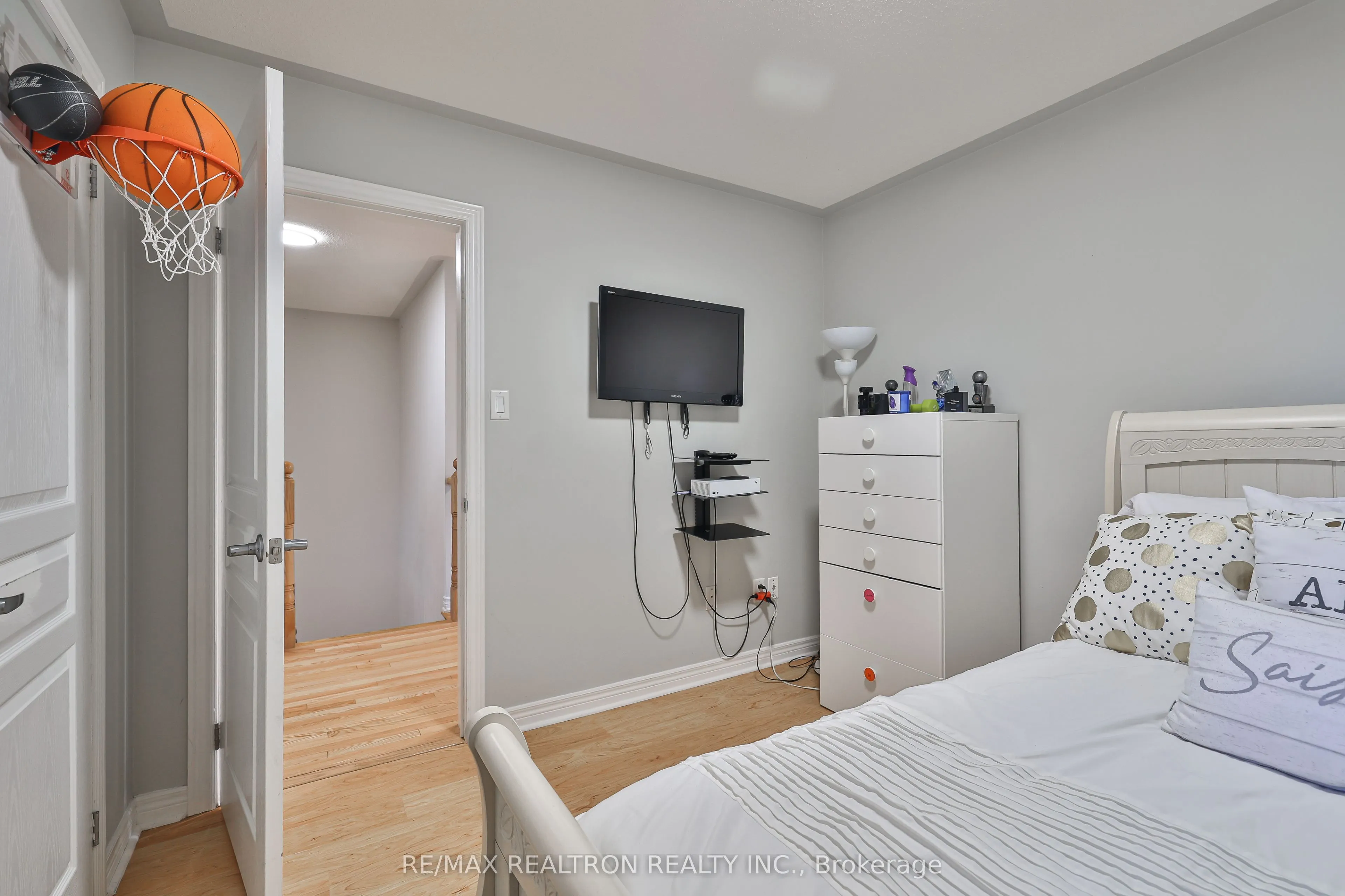 55 Stookes Crescent