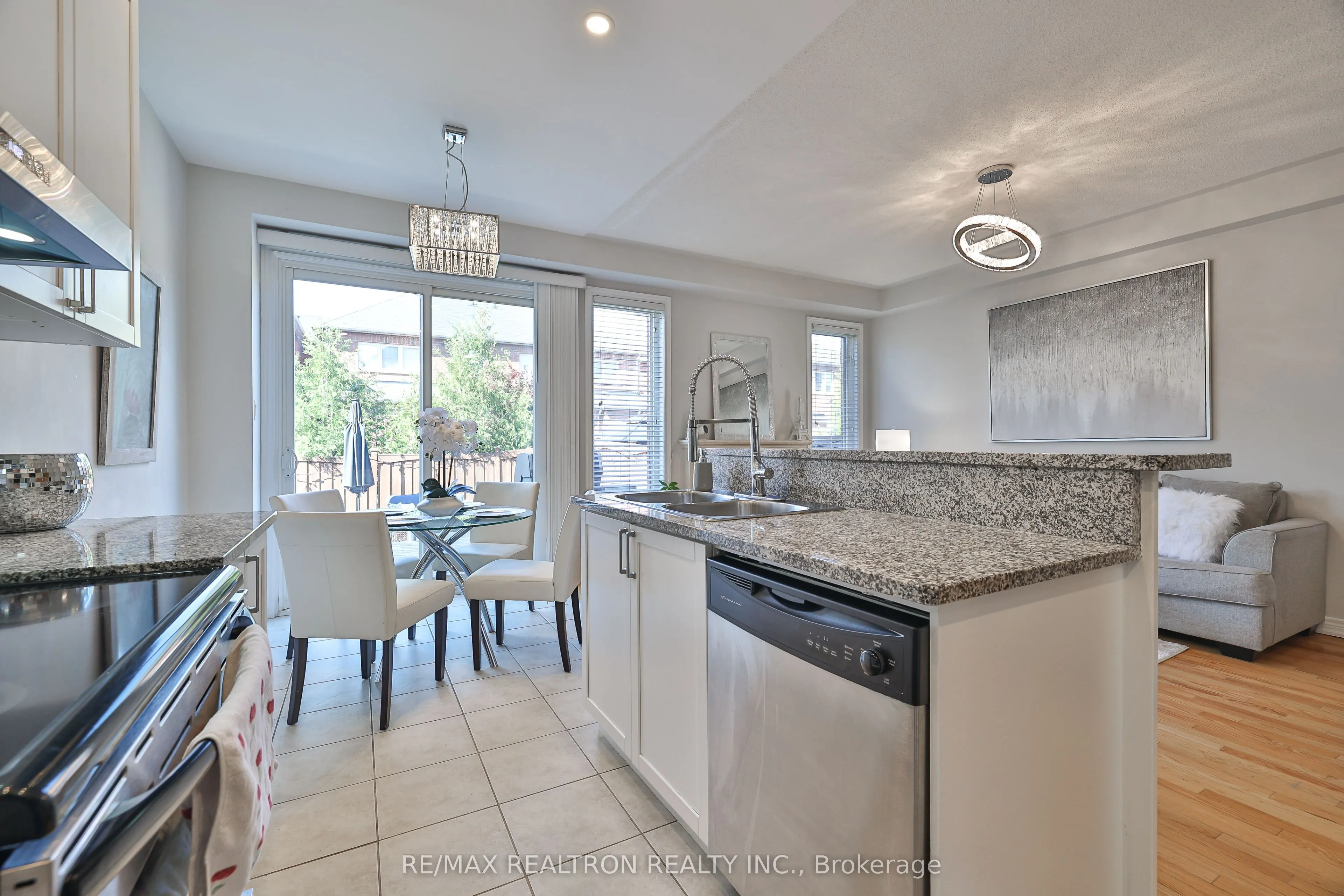 55 Stookes Crescent