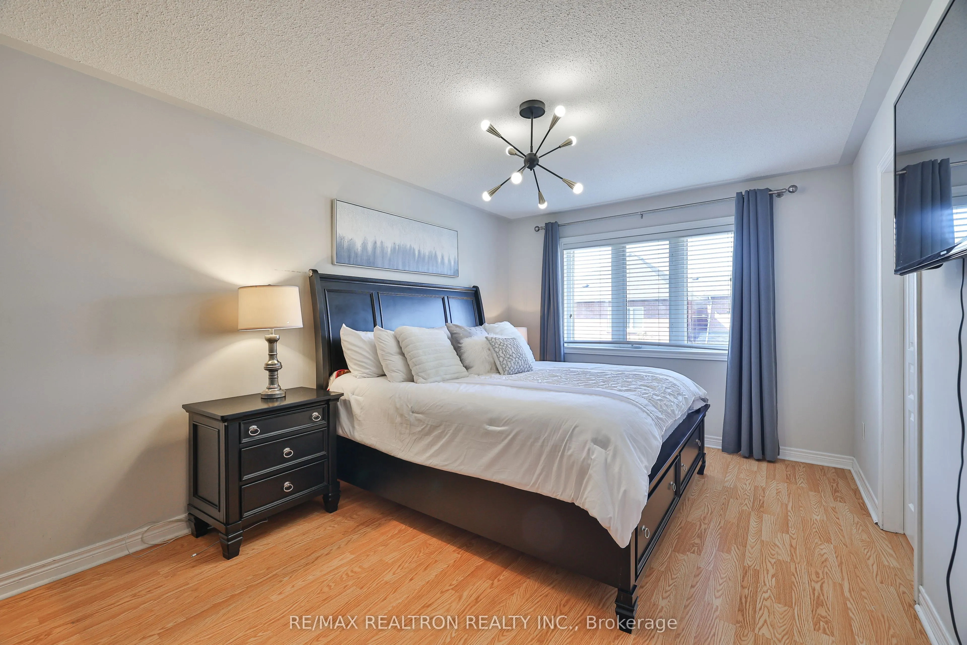 55 Stookes Crescent