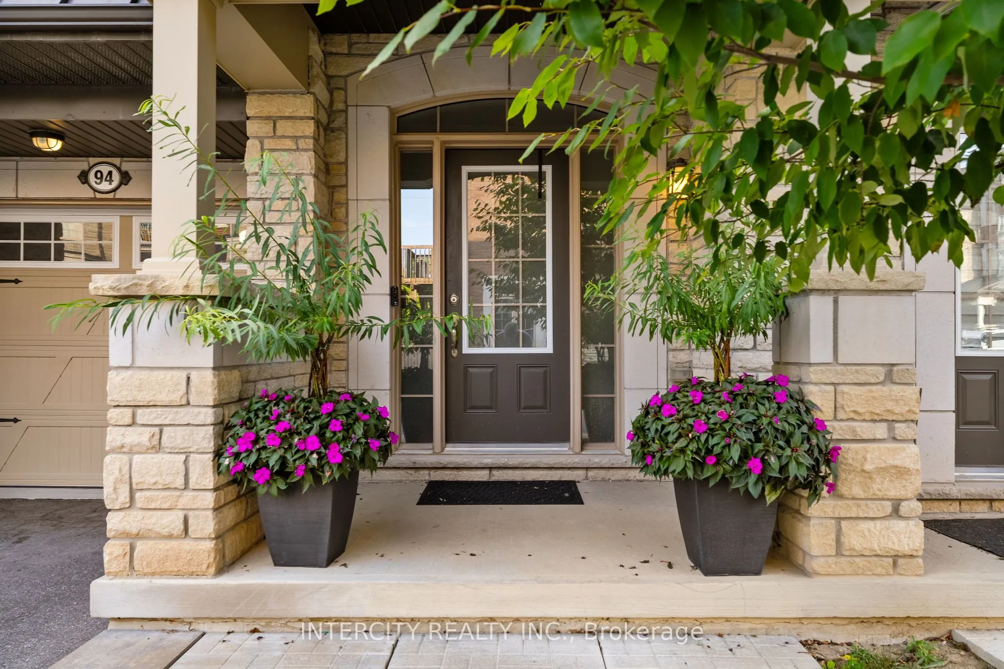 94 Glazebrook Drive