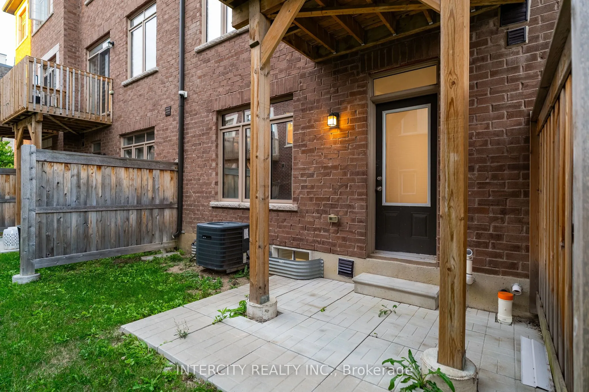 94 Glazebrook Drive
