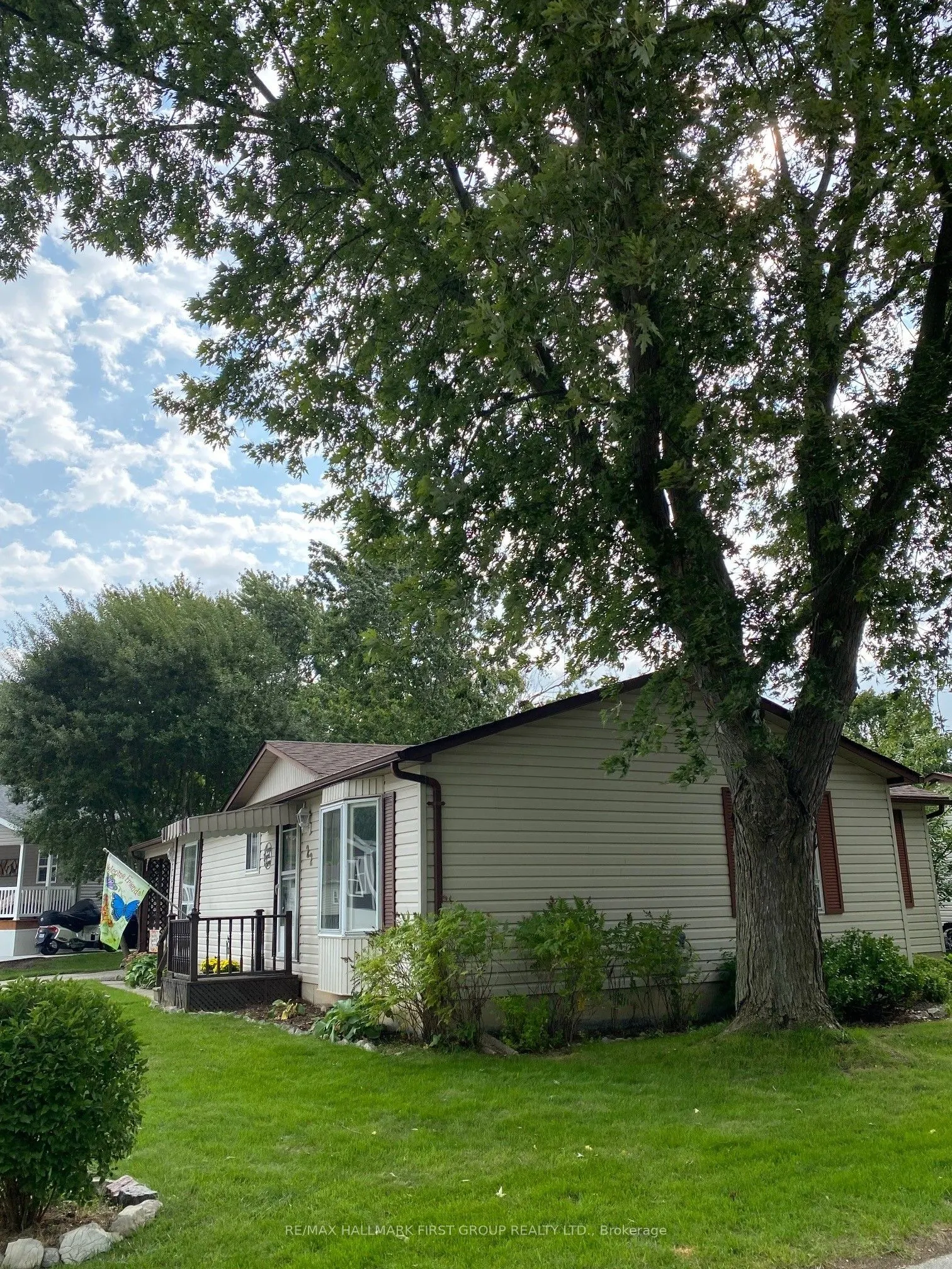 22 Briarwood Place