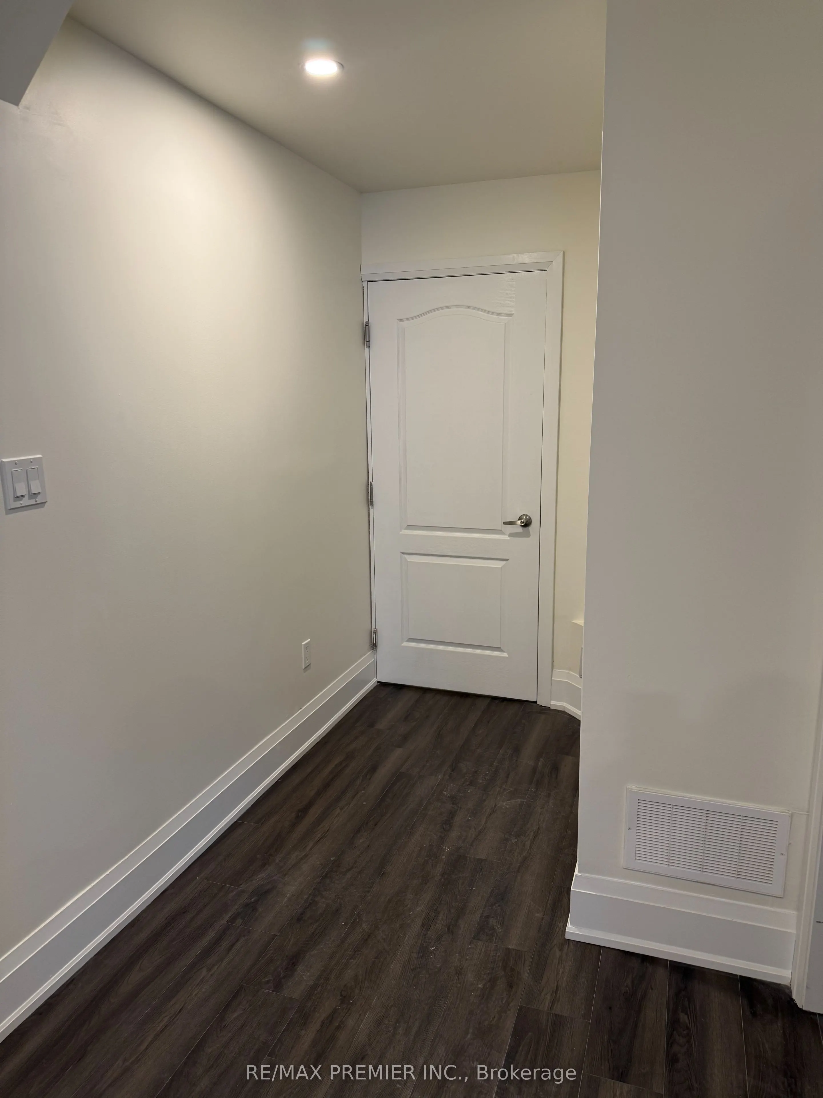 590 Kleinburg Summit Way, #Lower