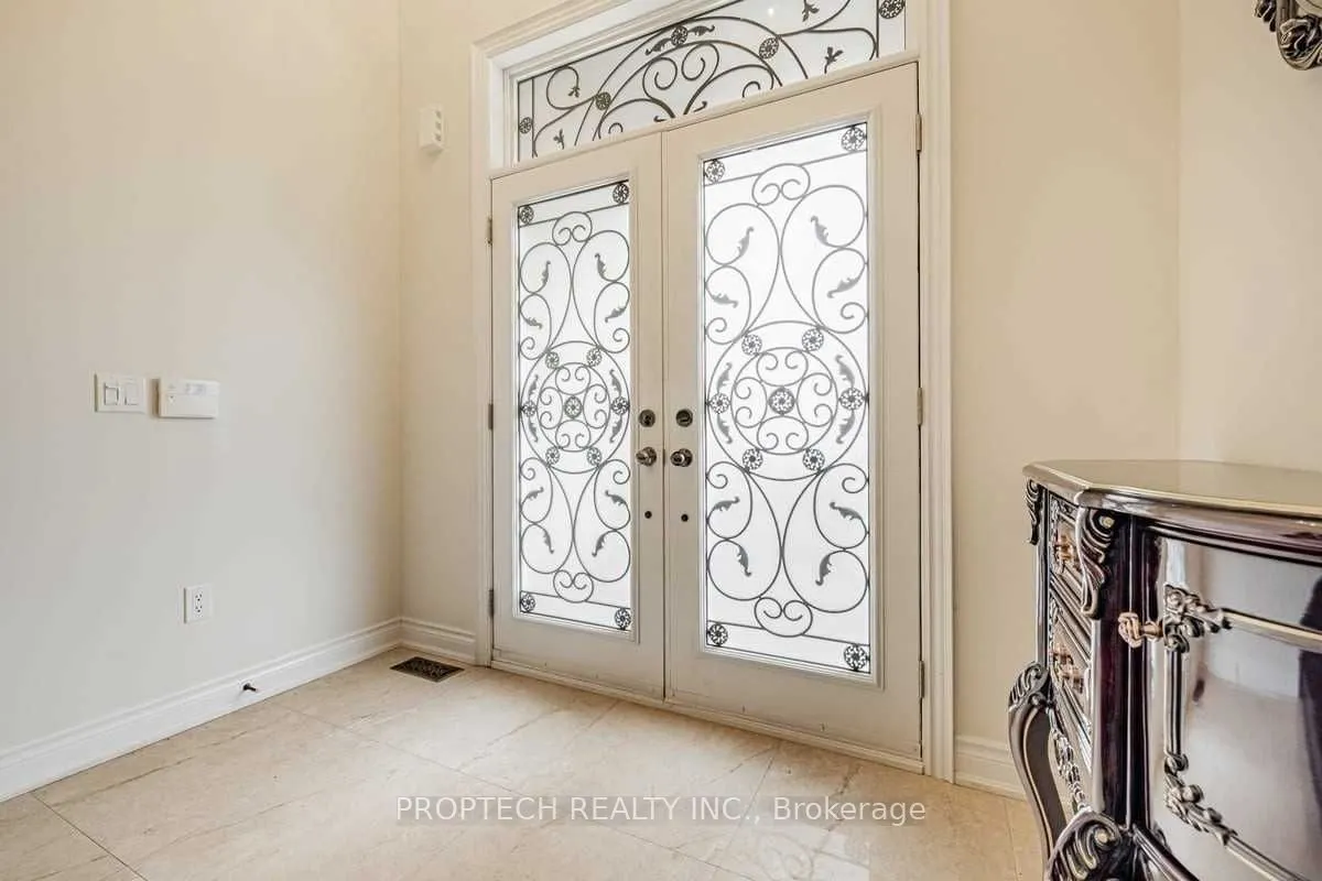 65 Magdalan Crescent