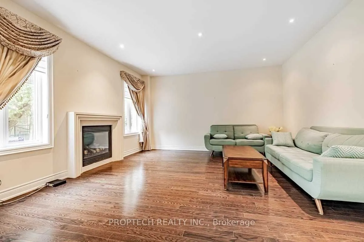 65 Magdalan Crescent