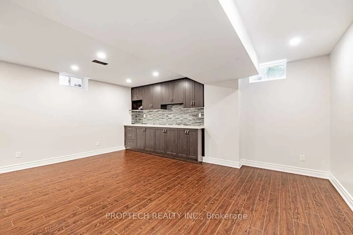 65 Magdalan Crescent