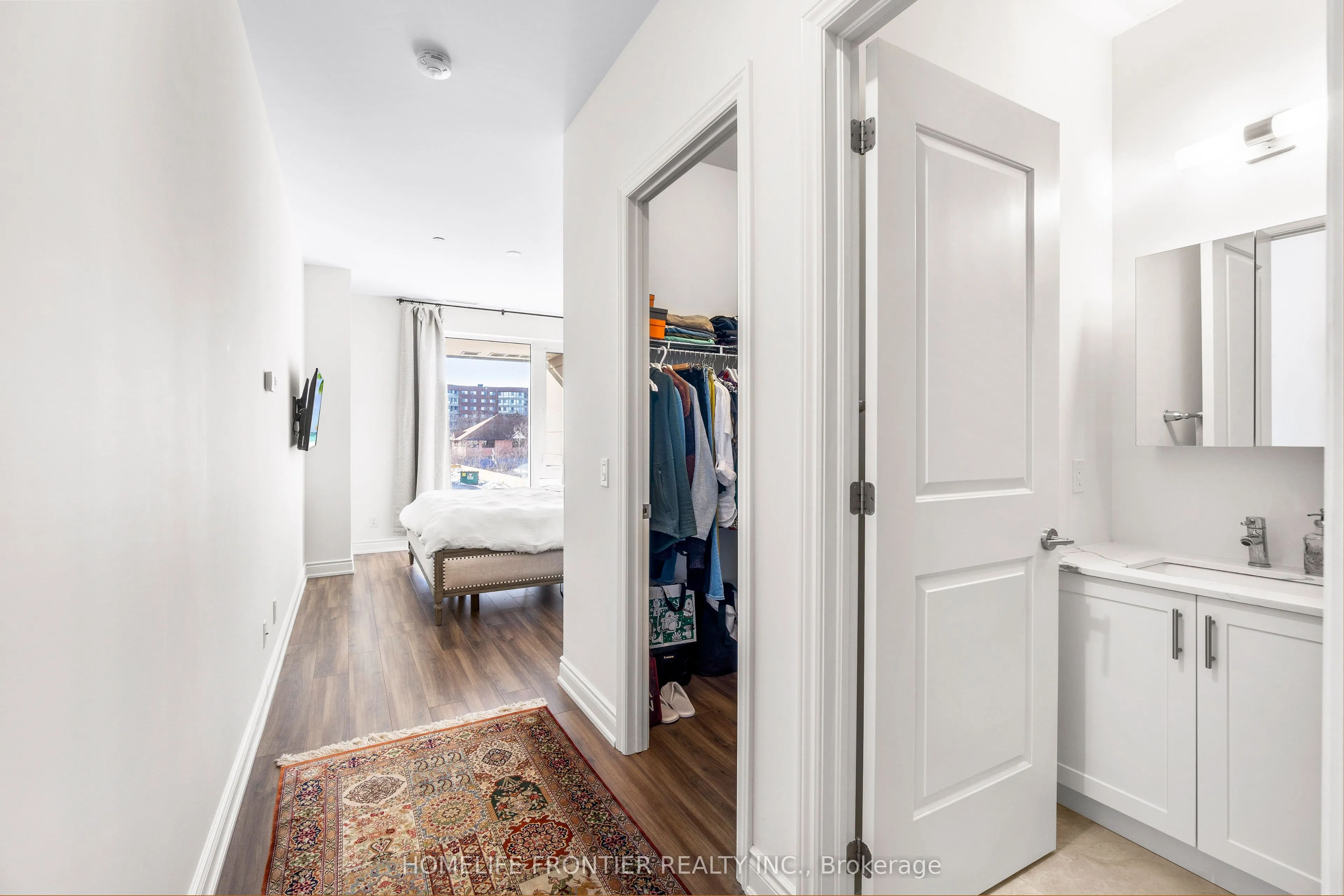 9618 Yonge Street, #TH 102