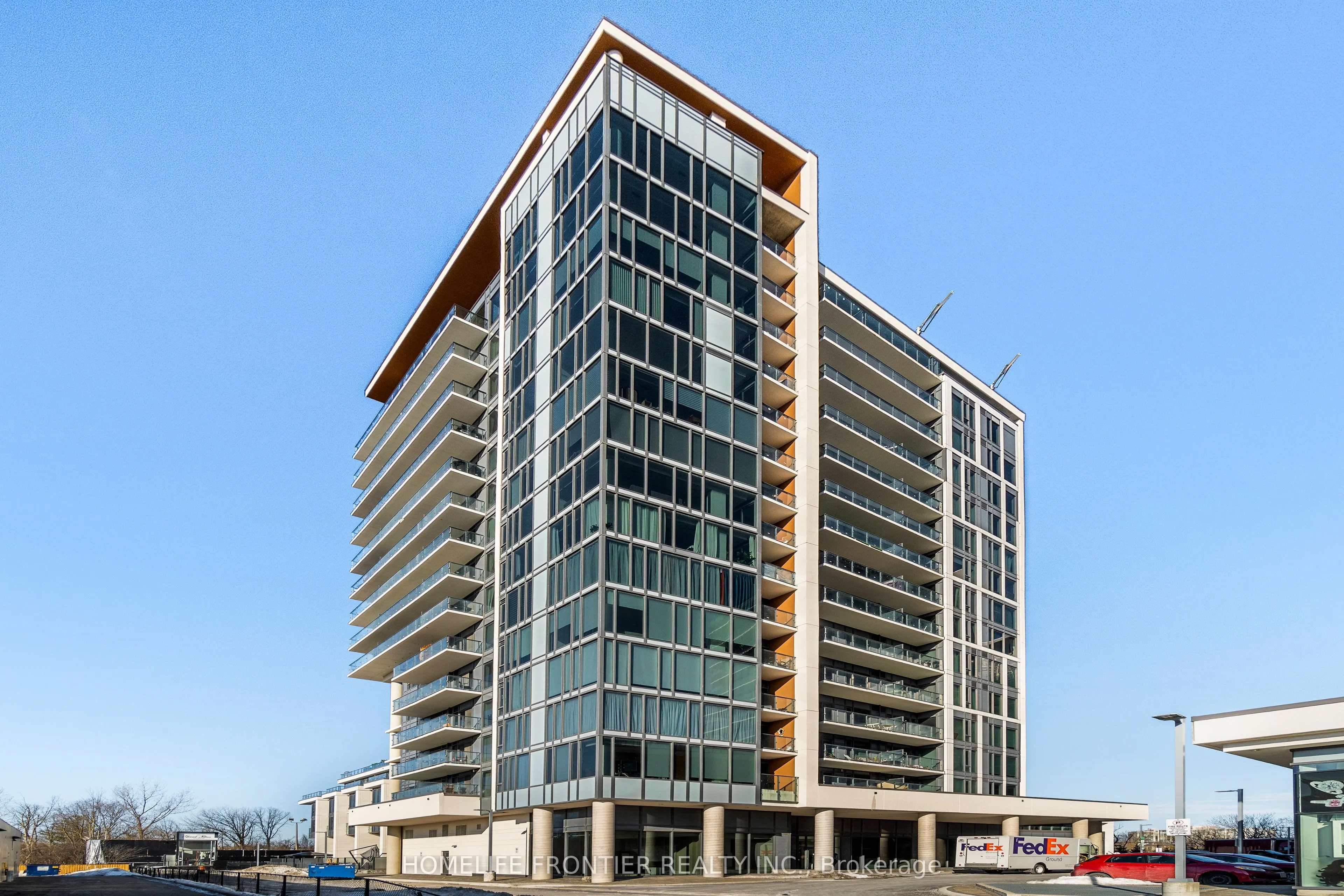 9618 Yonge Street, #TH 102