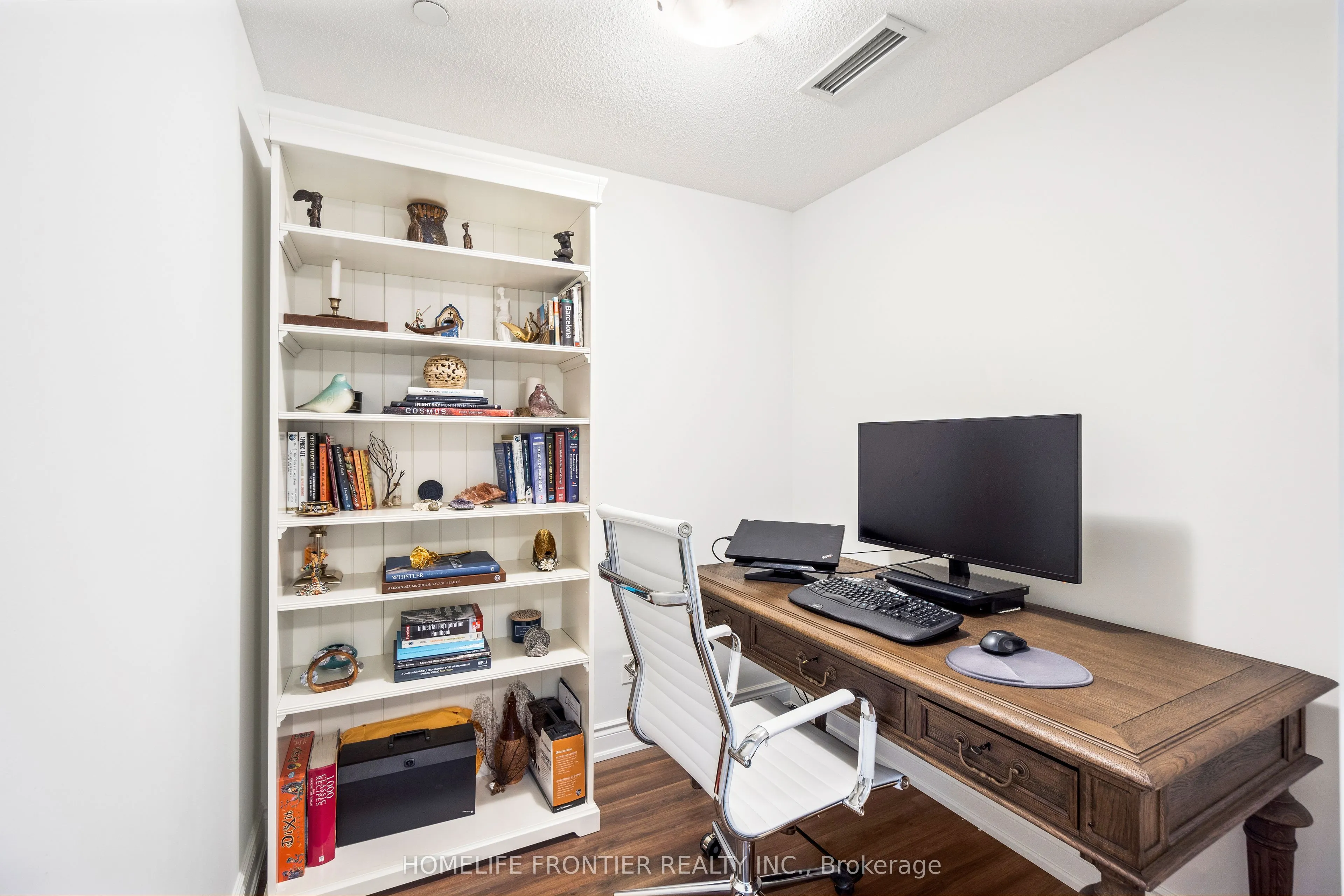 9618 Yonge Street, #TH 102