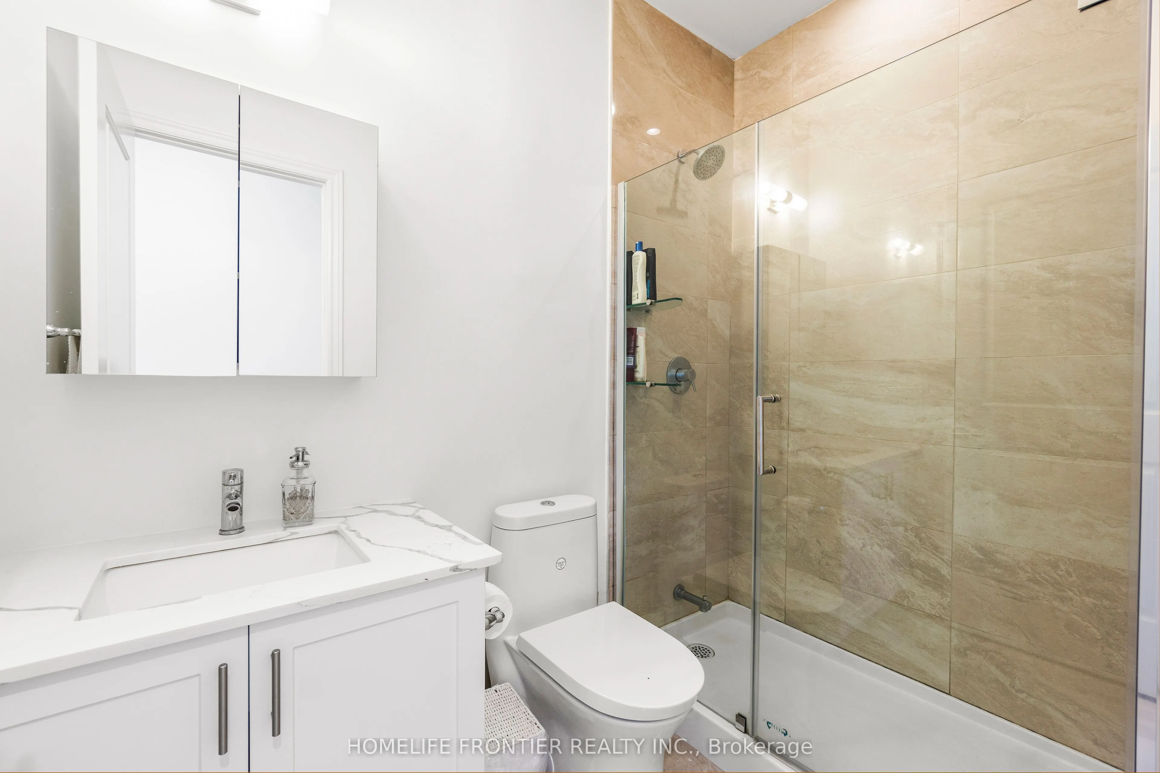 9618 Yonge Street, #TH 102