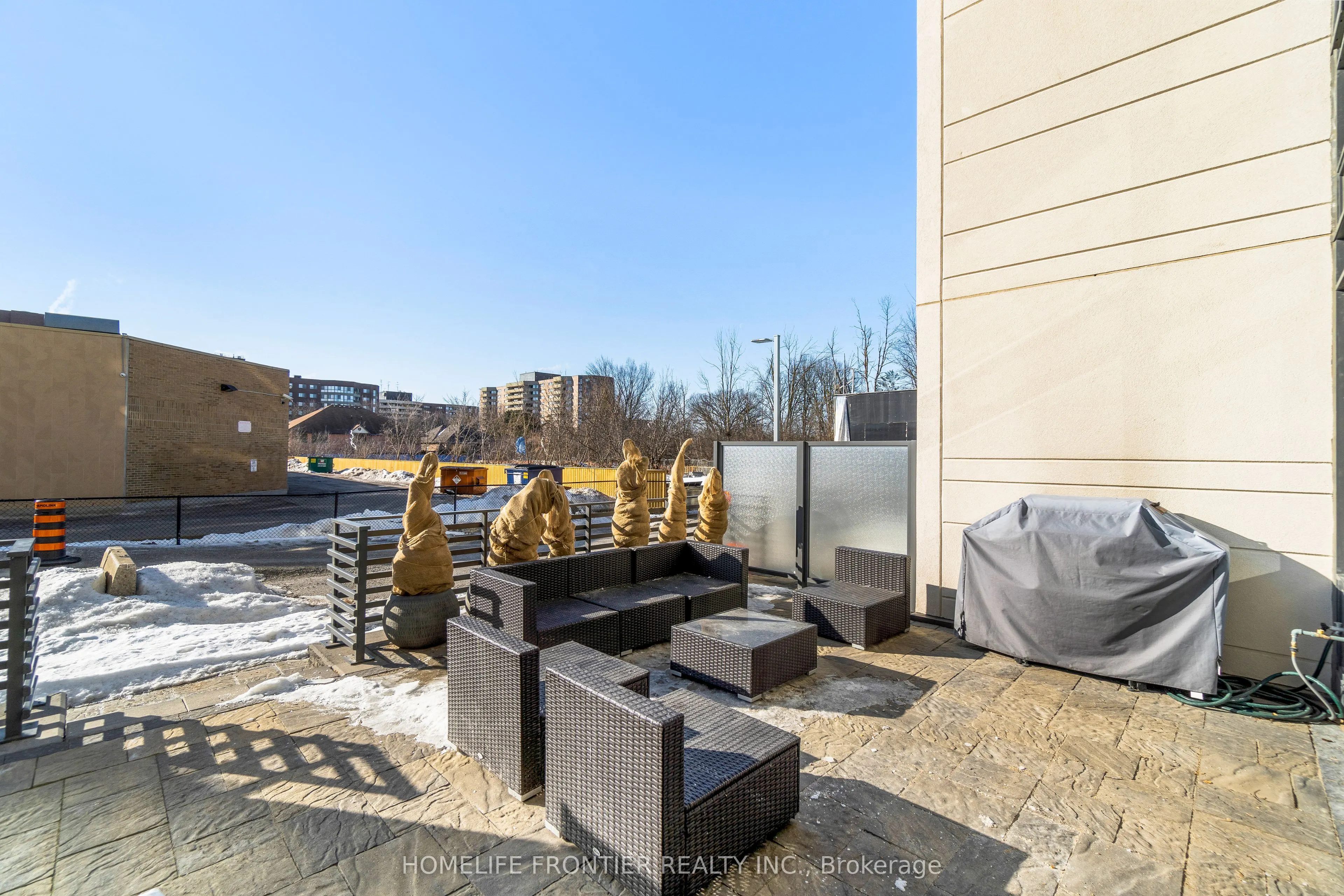 9618 Yonge Street, #TH 102