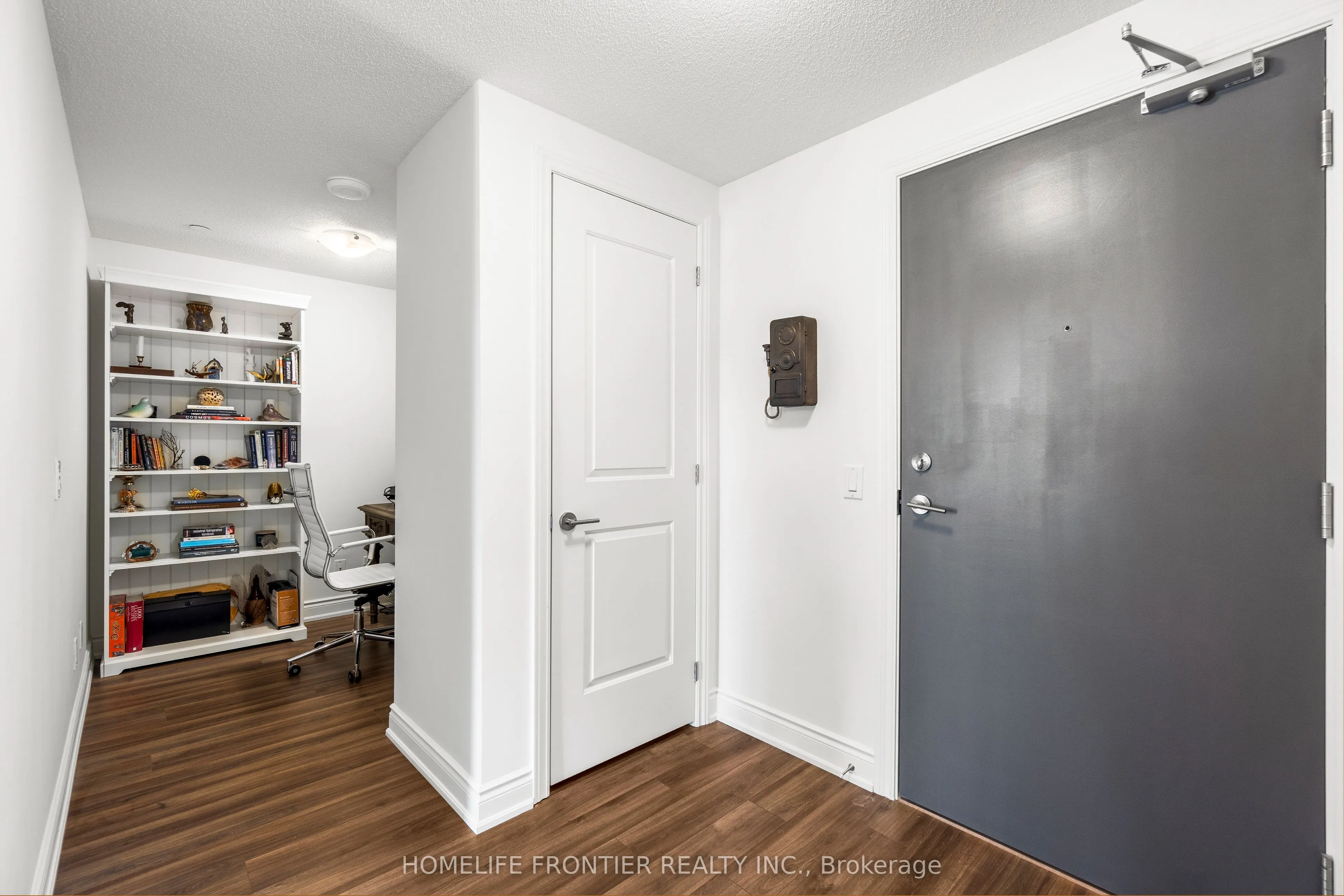 9618 Yonge Street, #TH 102