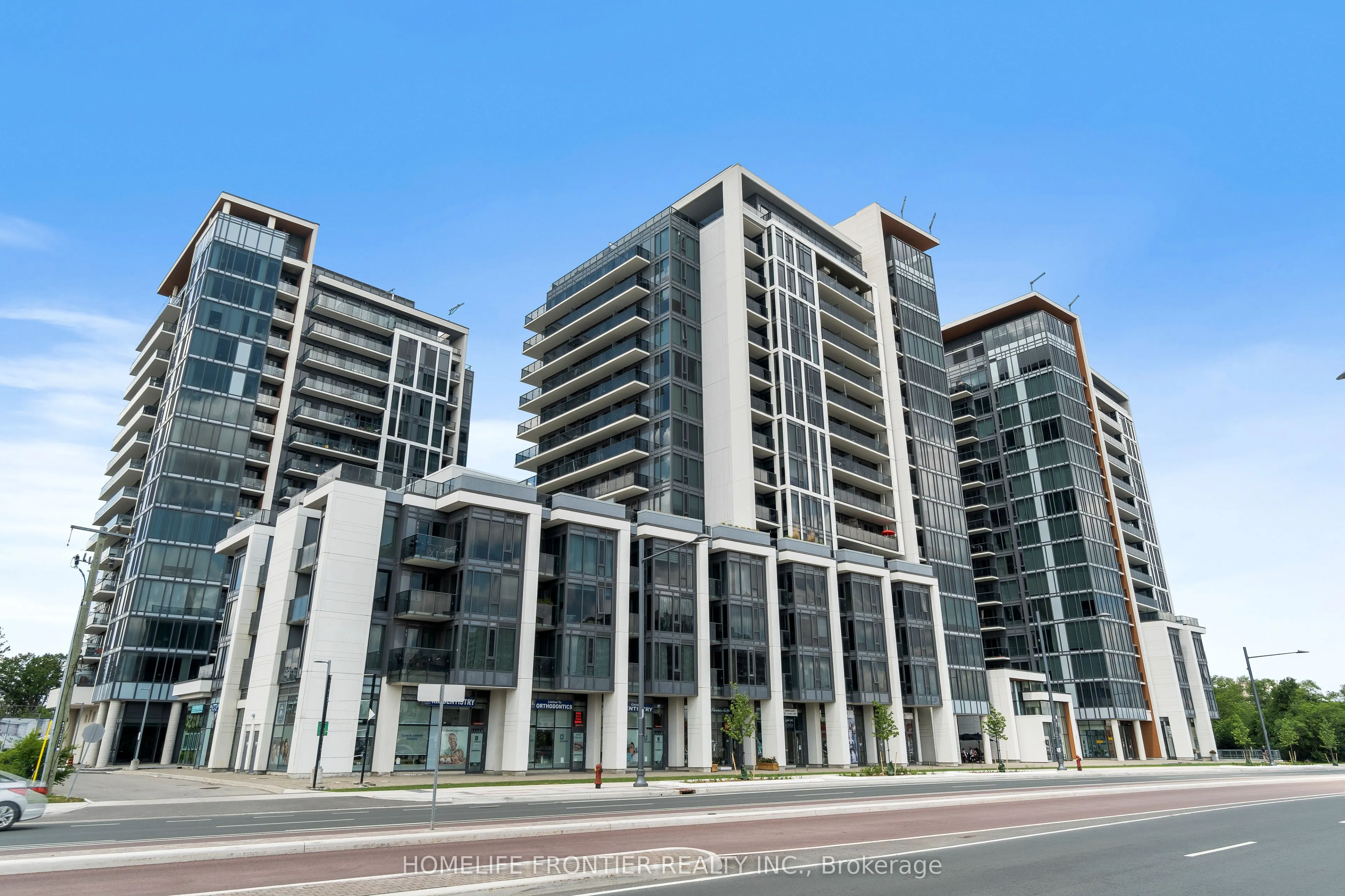 9618 Yonge Street, #TH 102