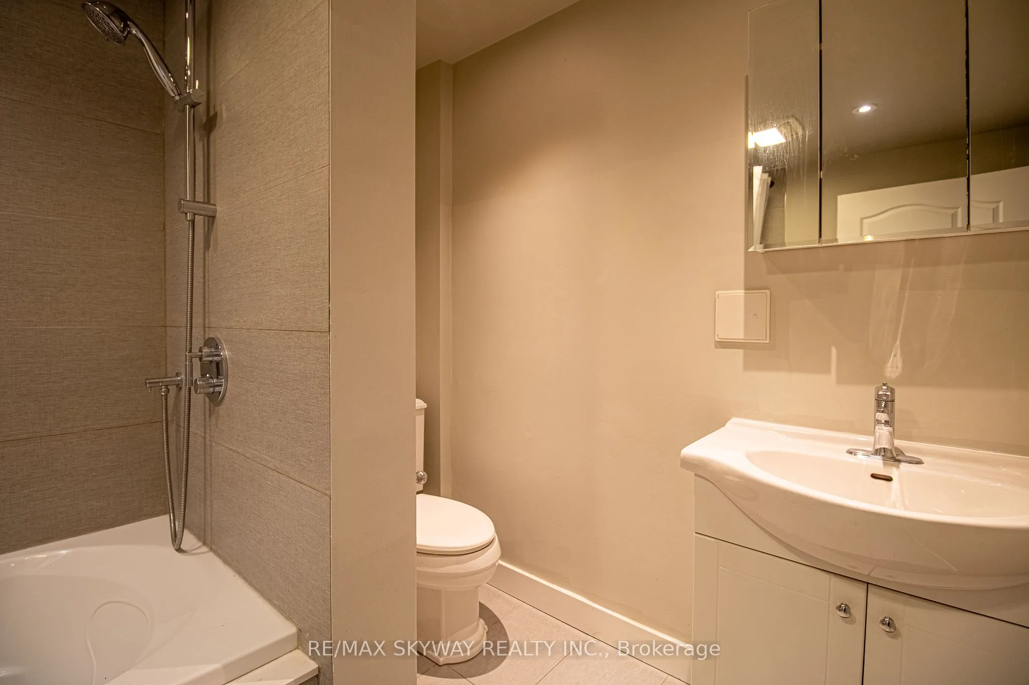 140 Regina Road, #6