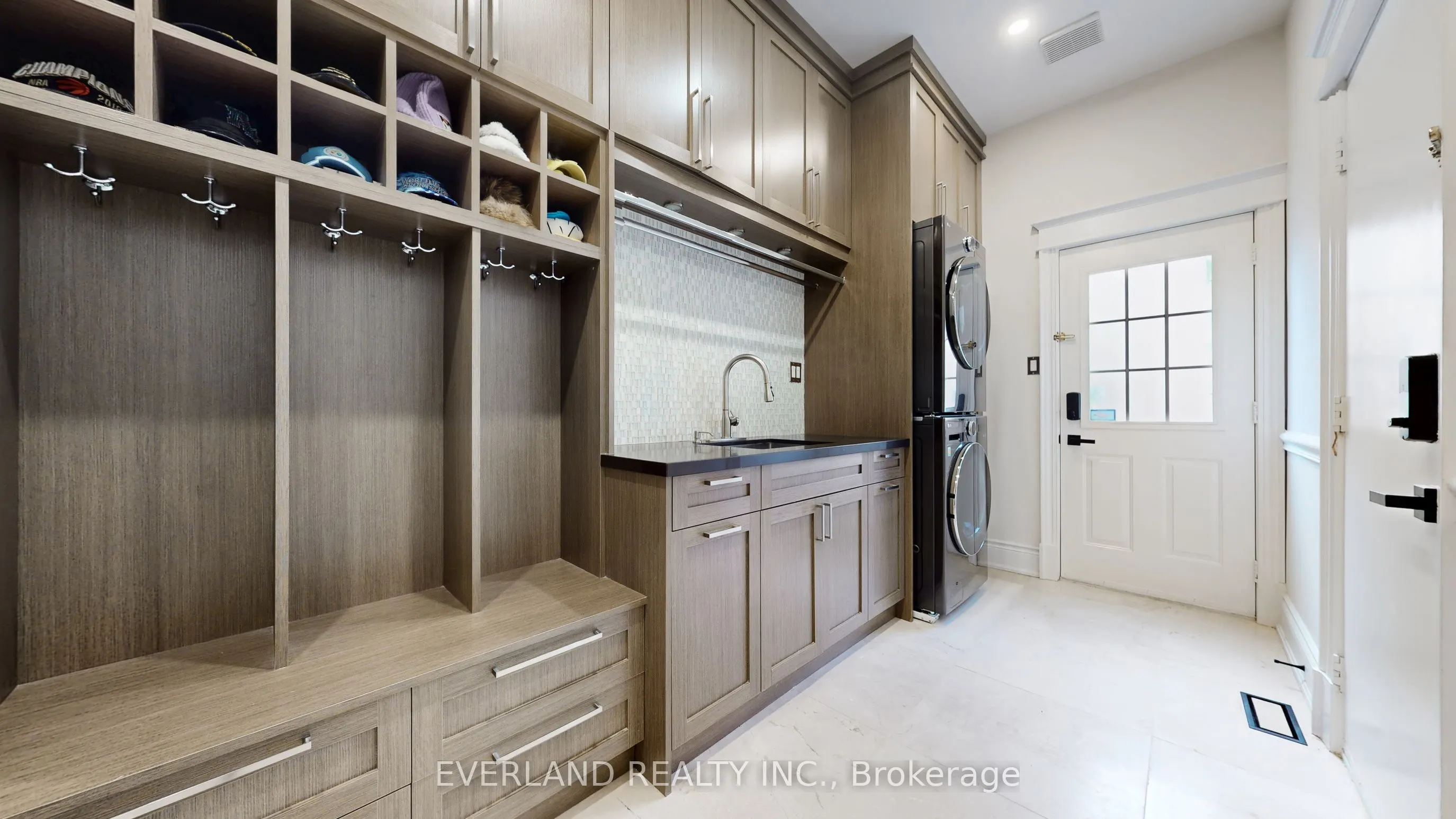1109 Secretariate Road