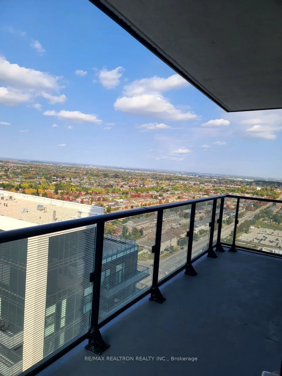 105 Oneida Crescent, #2503
