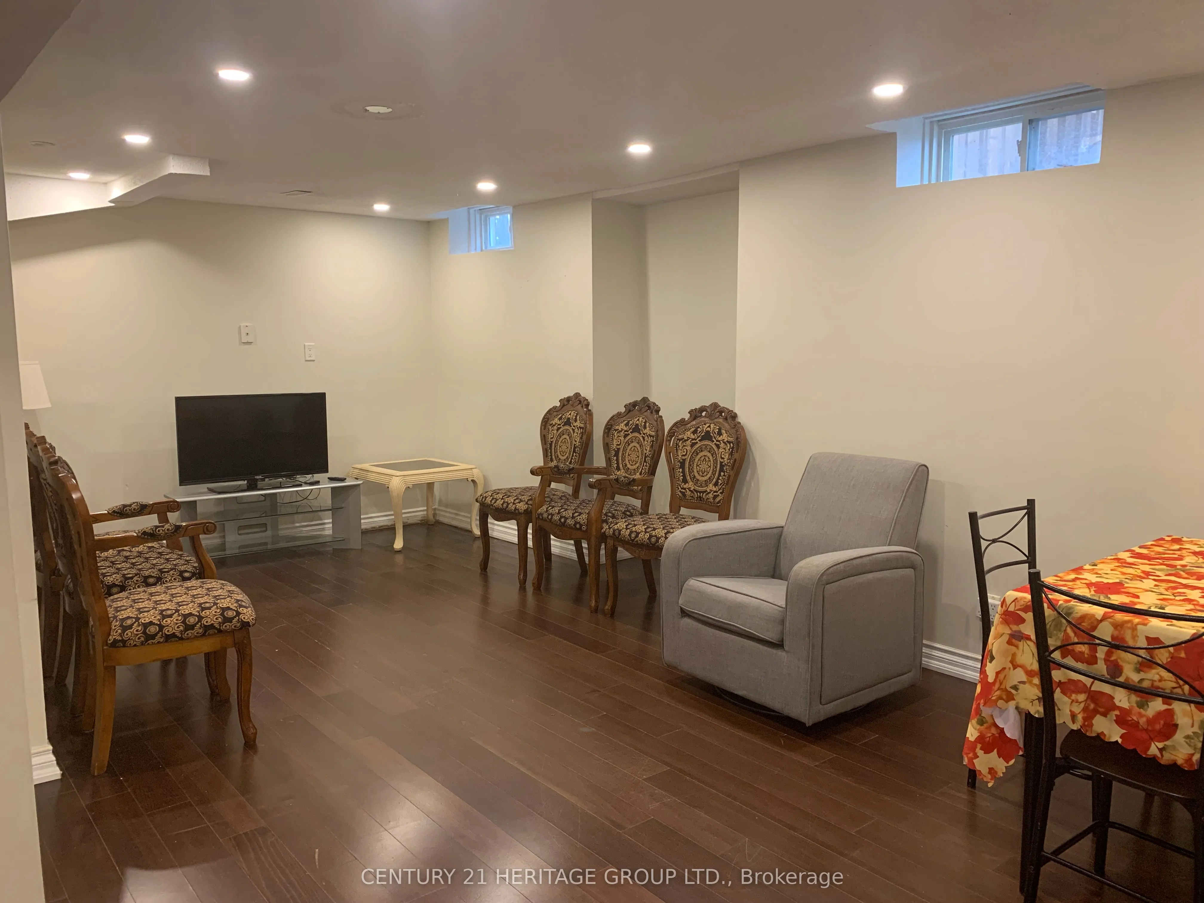 964 Ferndale Crescent, #Basement