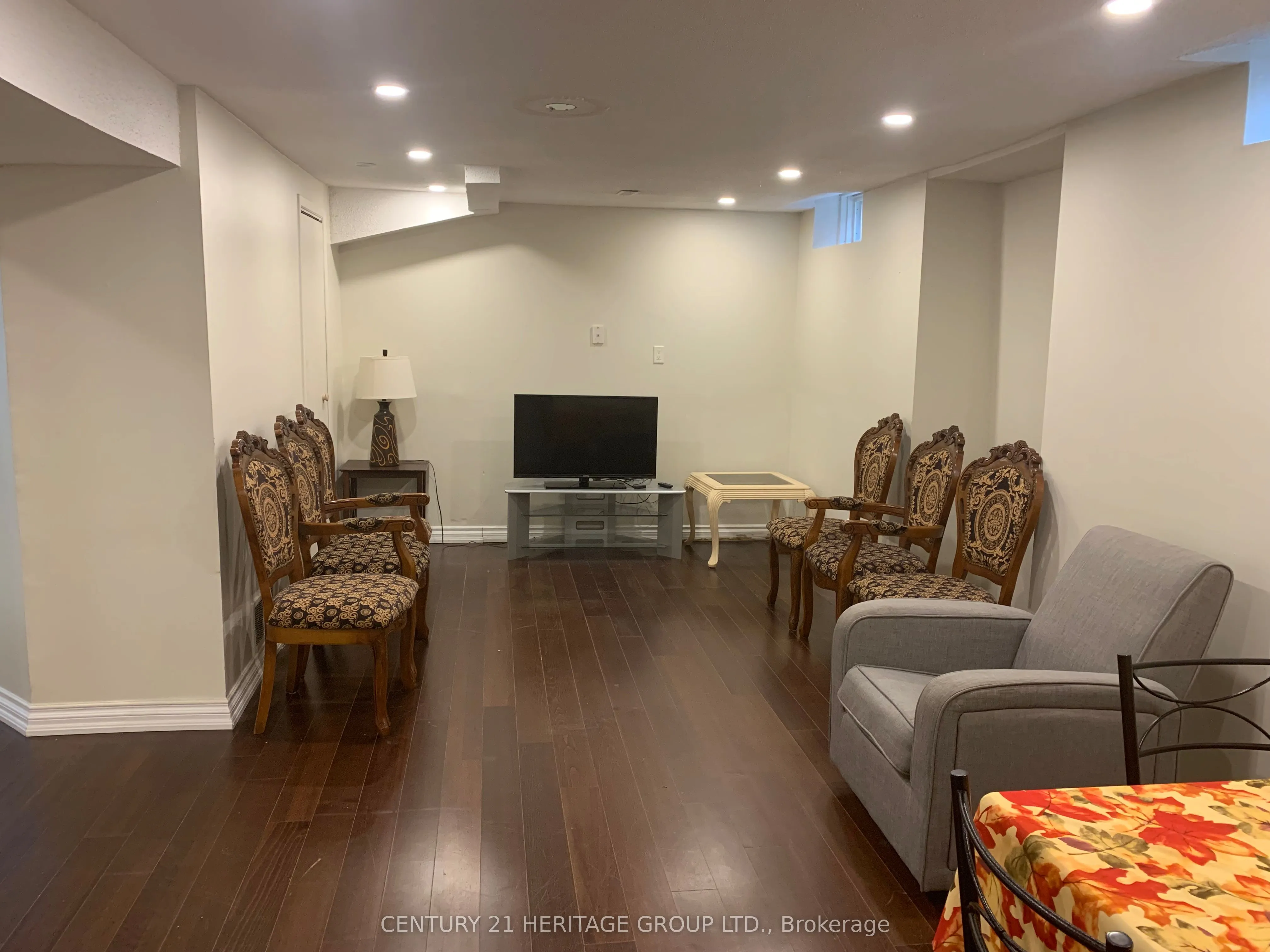 964 Ferndale Crescent, #Basement
