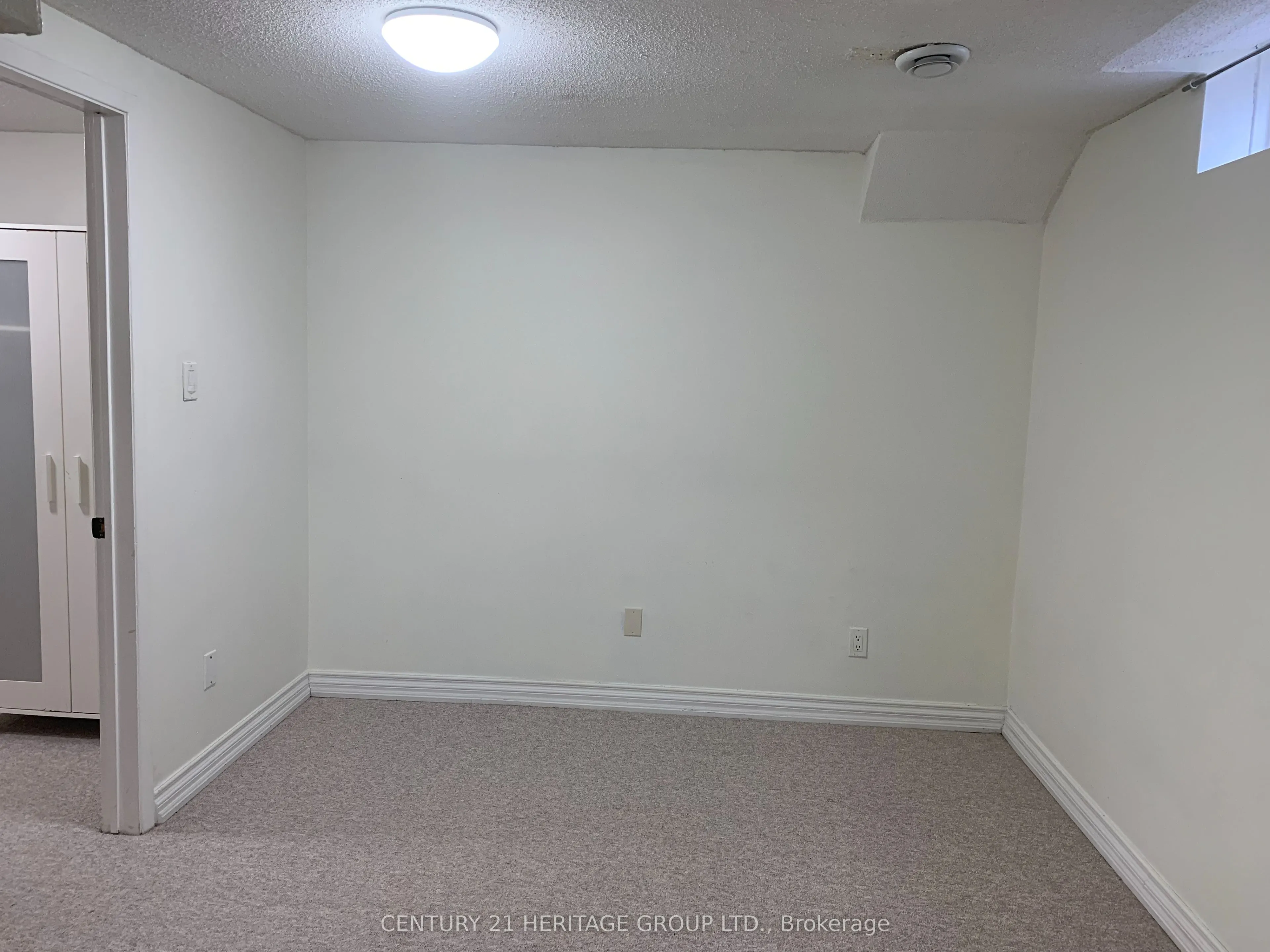 964 Ferndale Crescent, #Basement