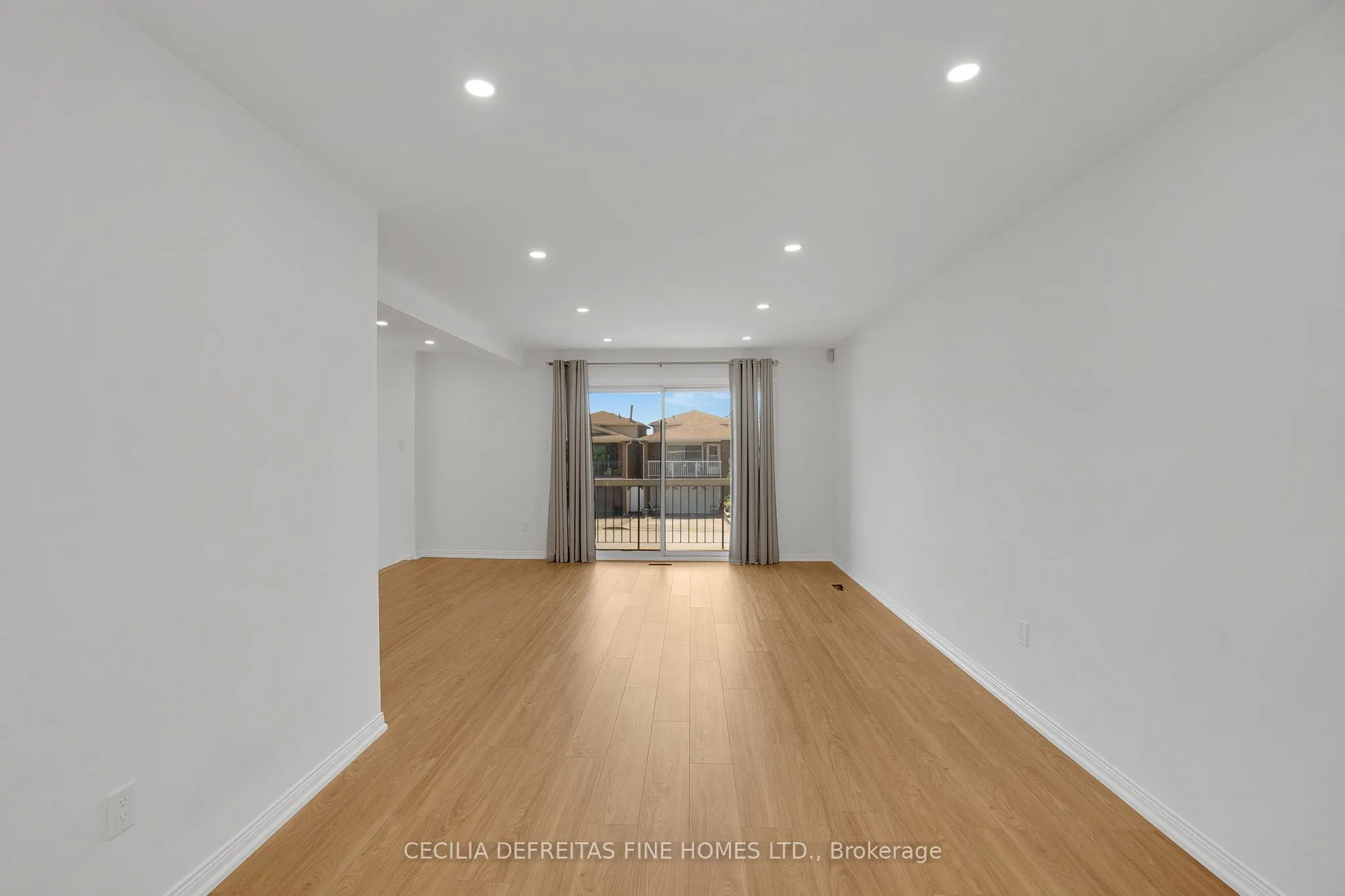54 Ashburn Crescent, #UPPER