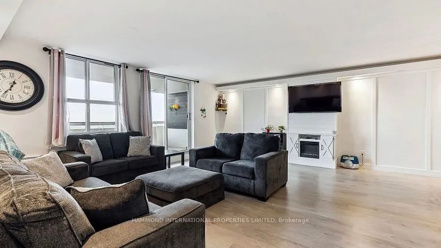 80 Inverlochy Boulevard, #804