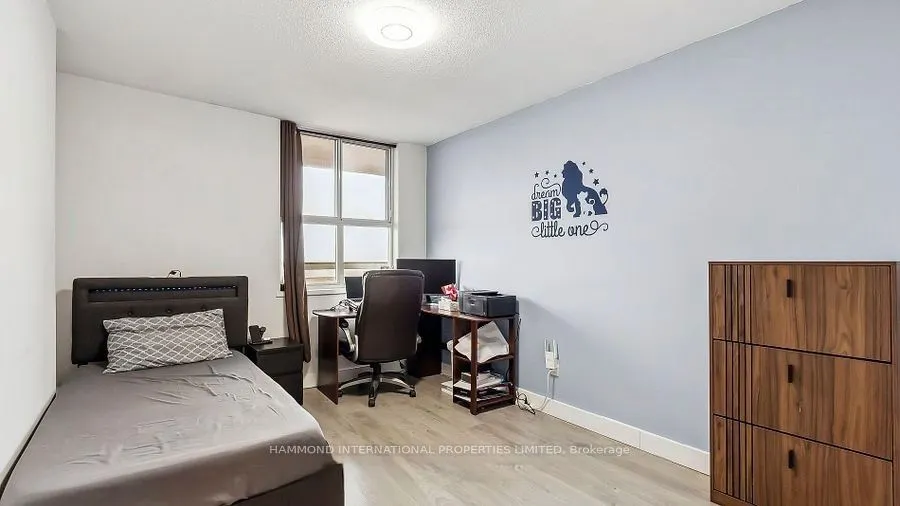 80 Inverlochy Boulevard, #804