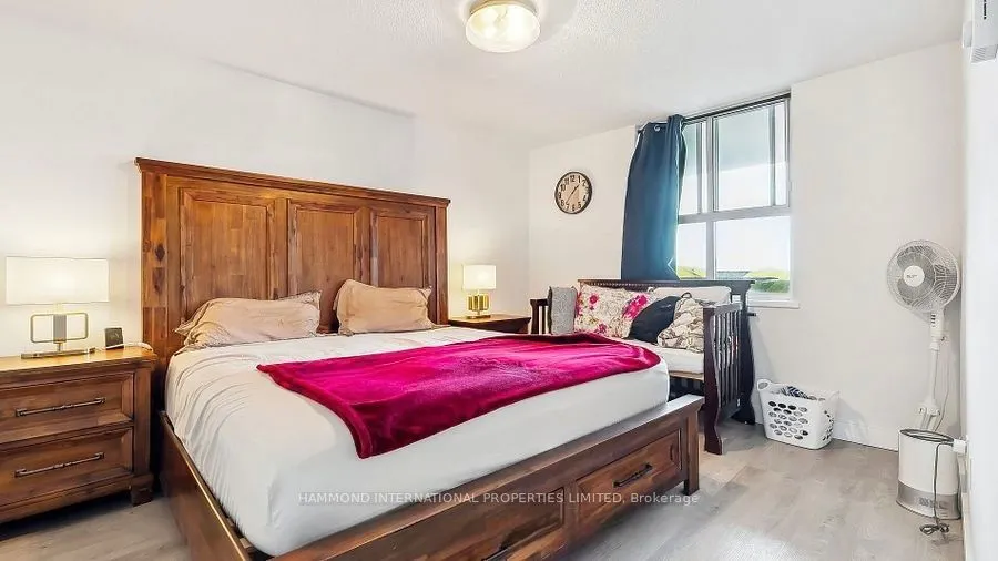 80 Inverlochy Boulevard, #804