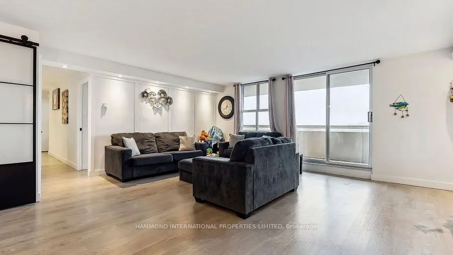 80 Inverlochy Boulevard, #804