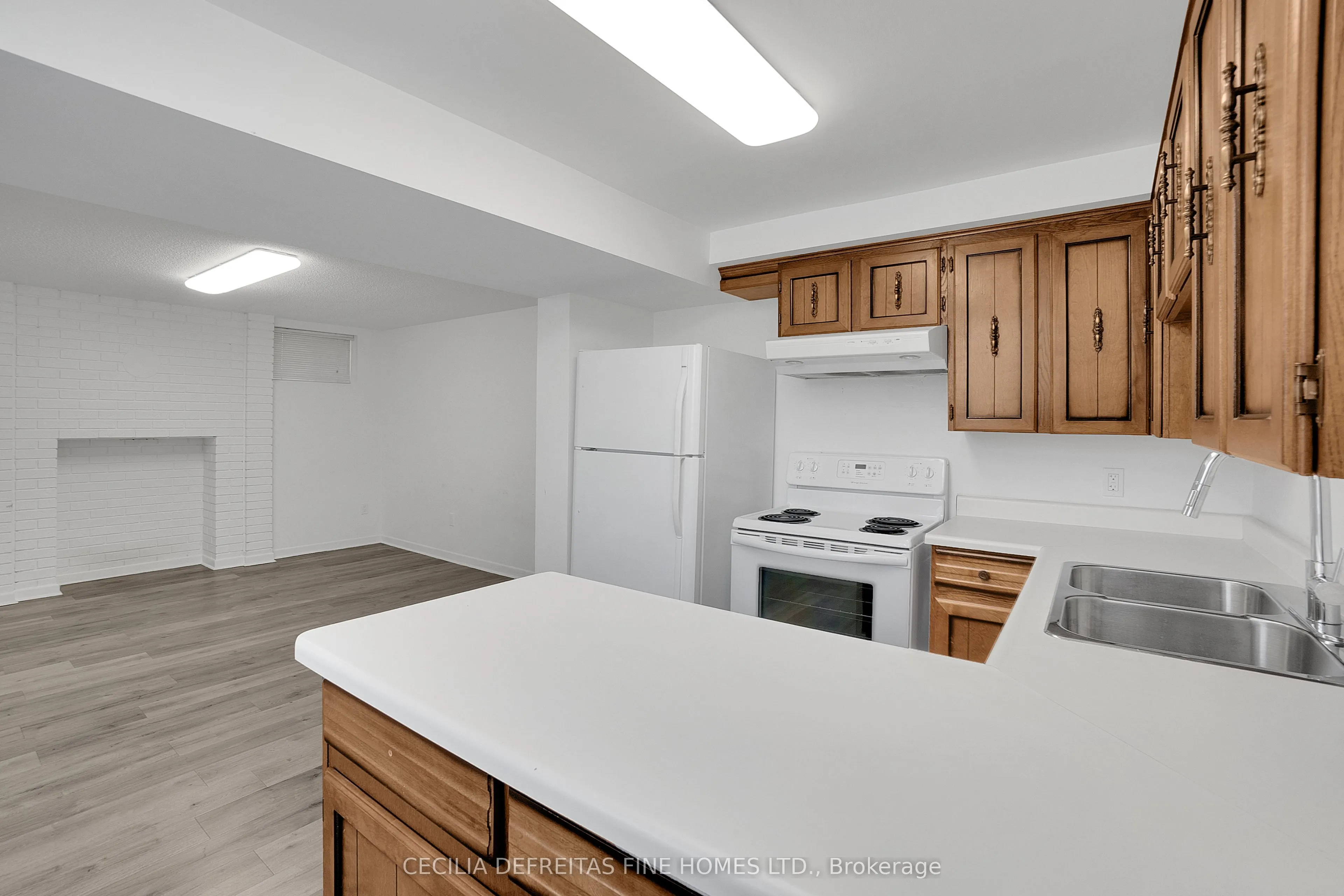 54 Ashburn Crescent, #LOWER