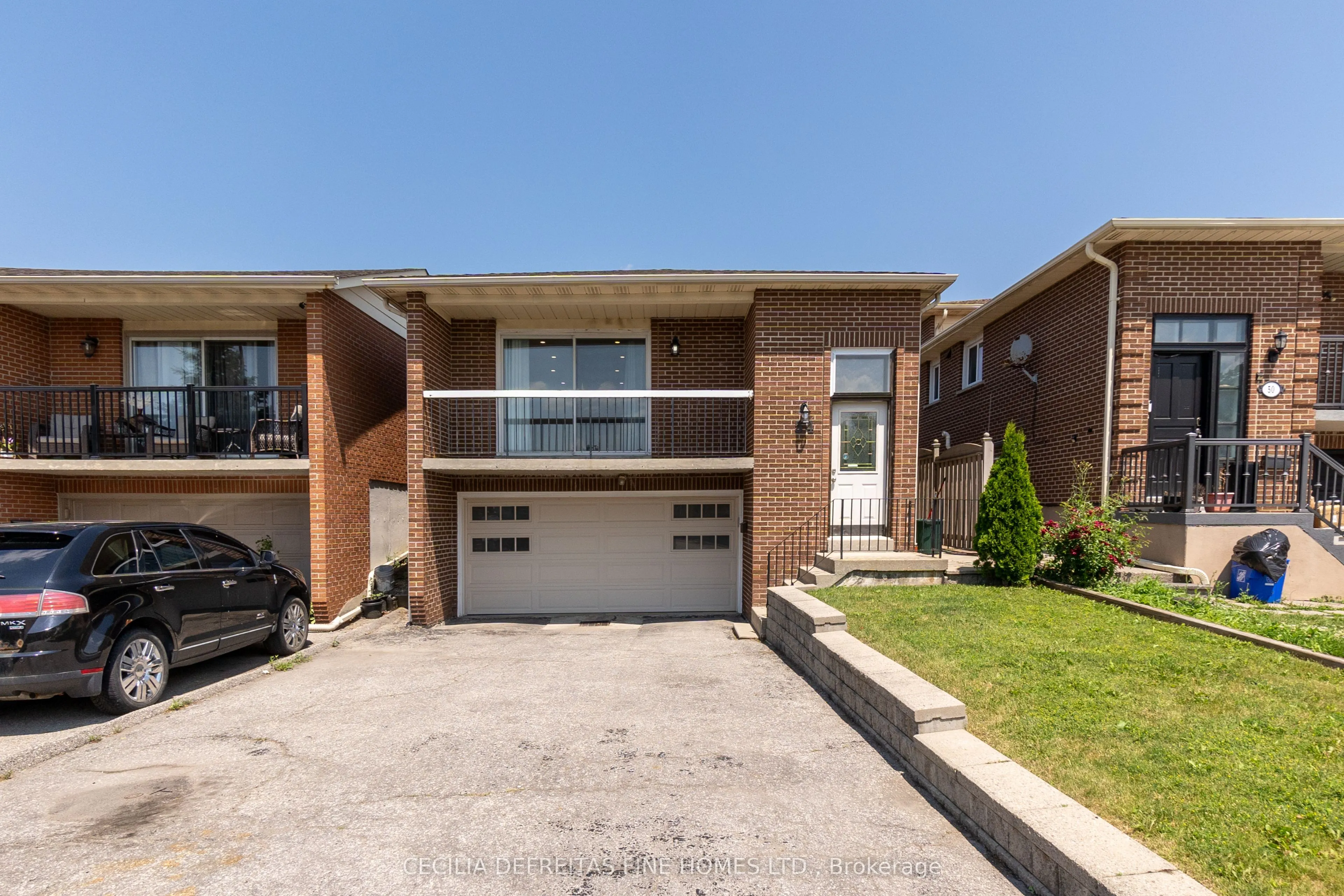 54 Ashburn Crescent, #LOWER