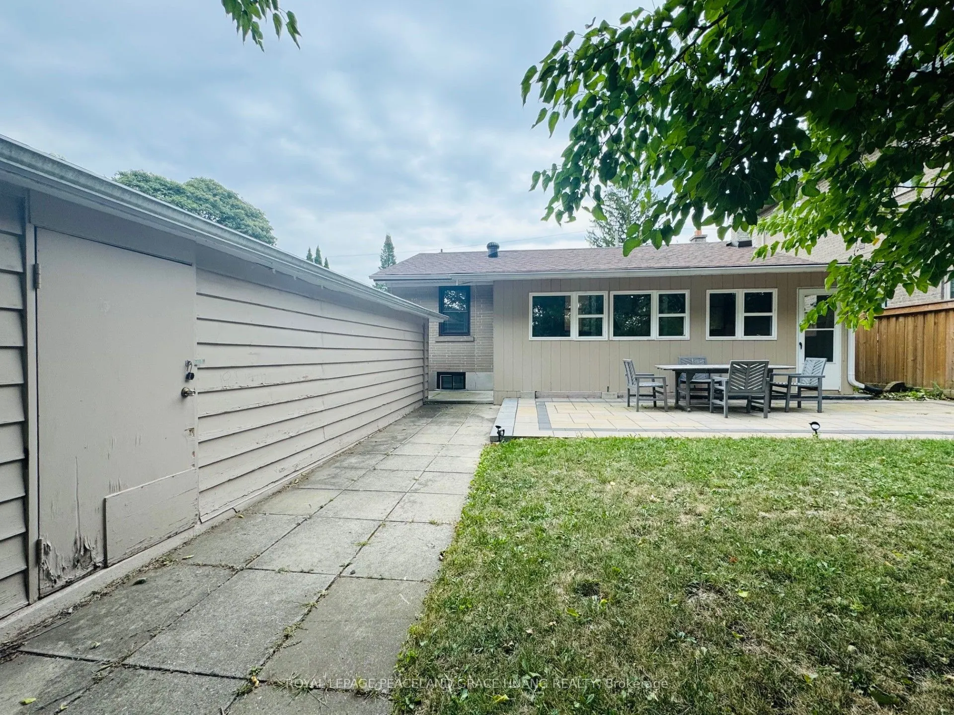 84 Cartier Crescent