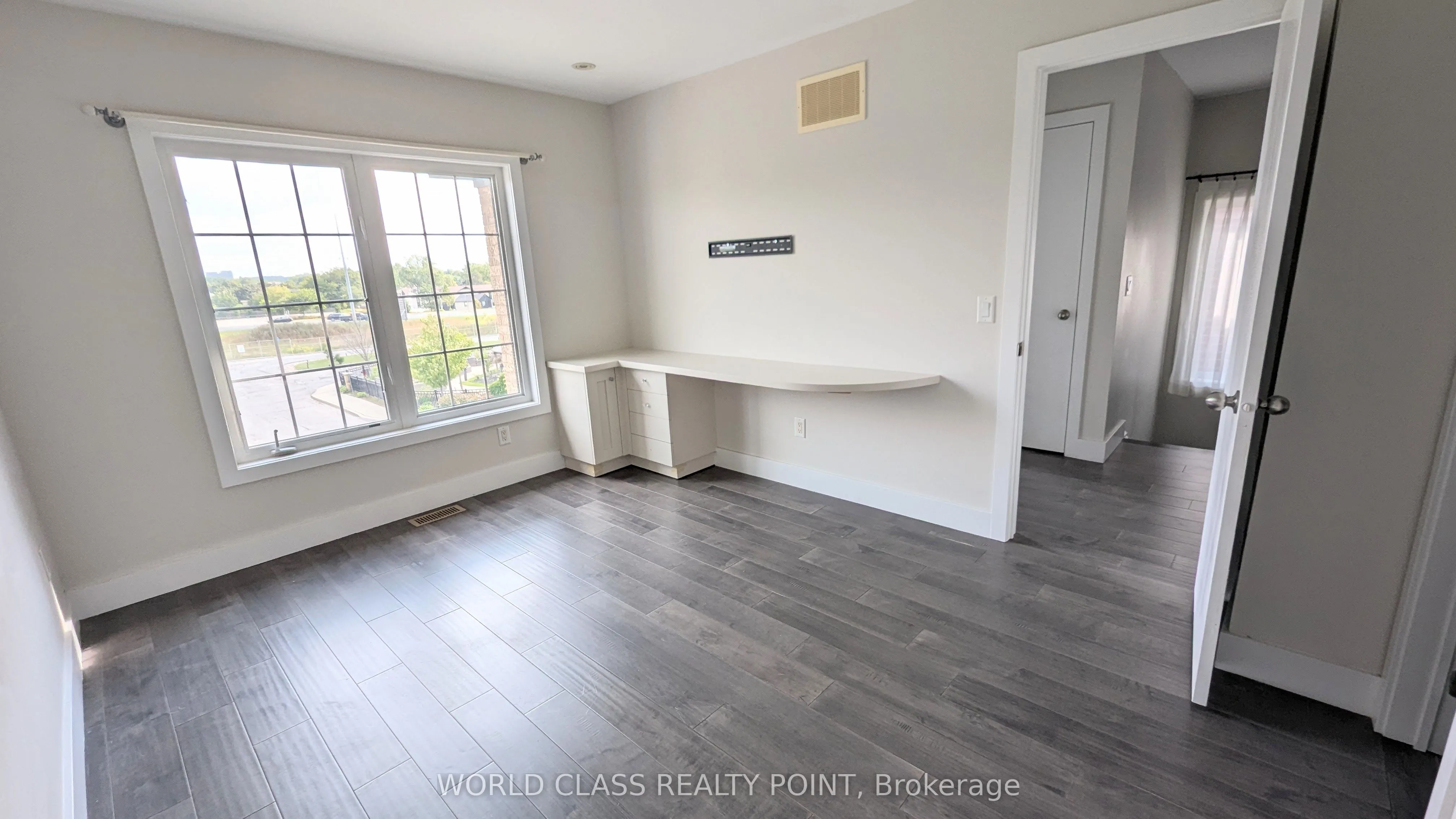 22 Gesher Crescent