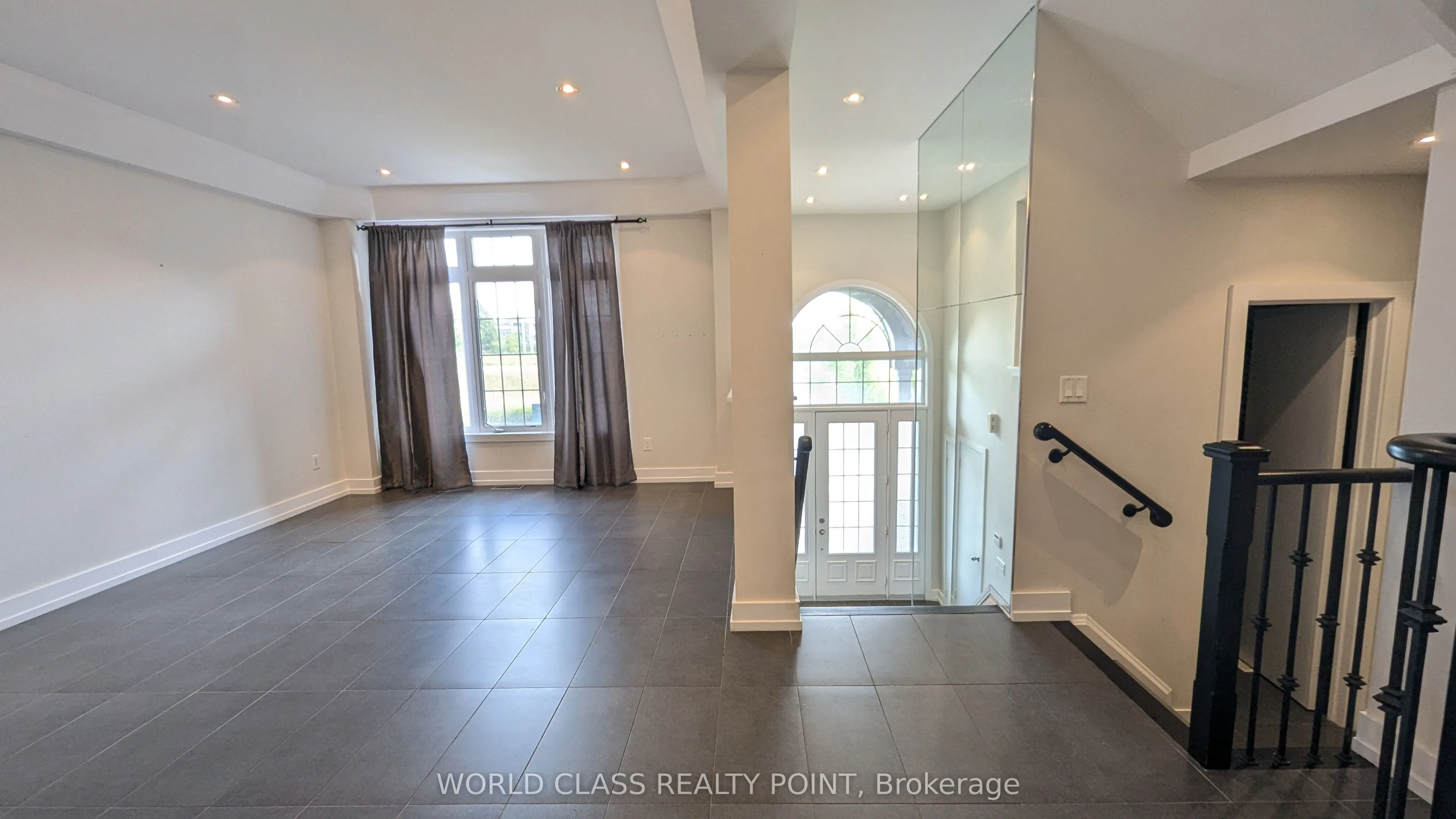 22 Gesher Crescent