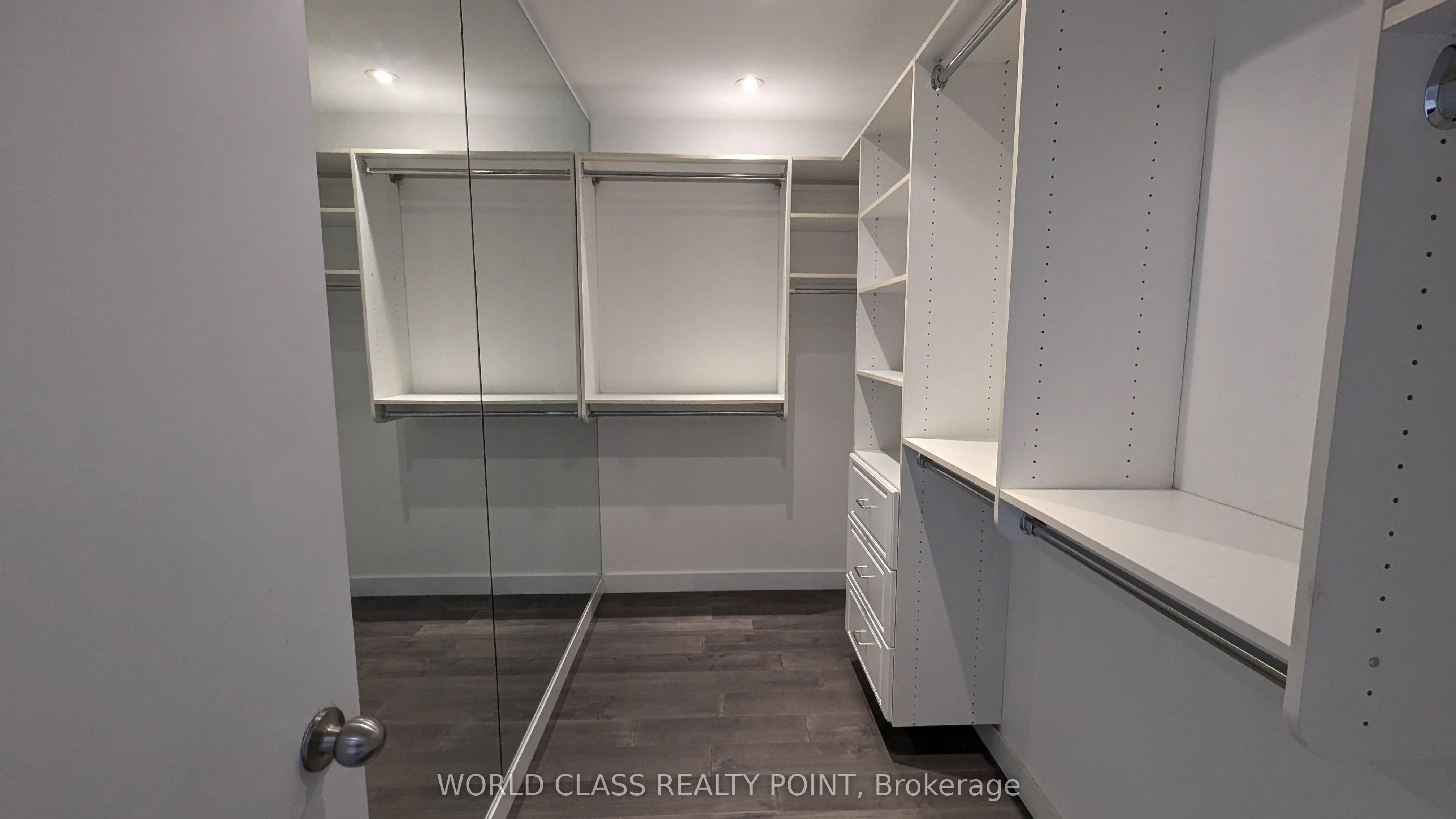 22 Gesher Crescent