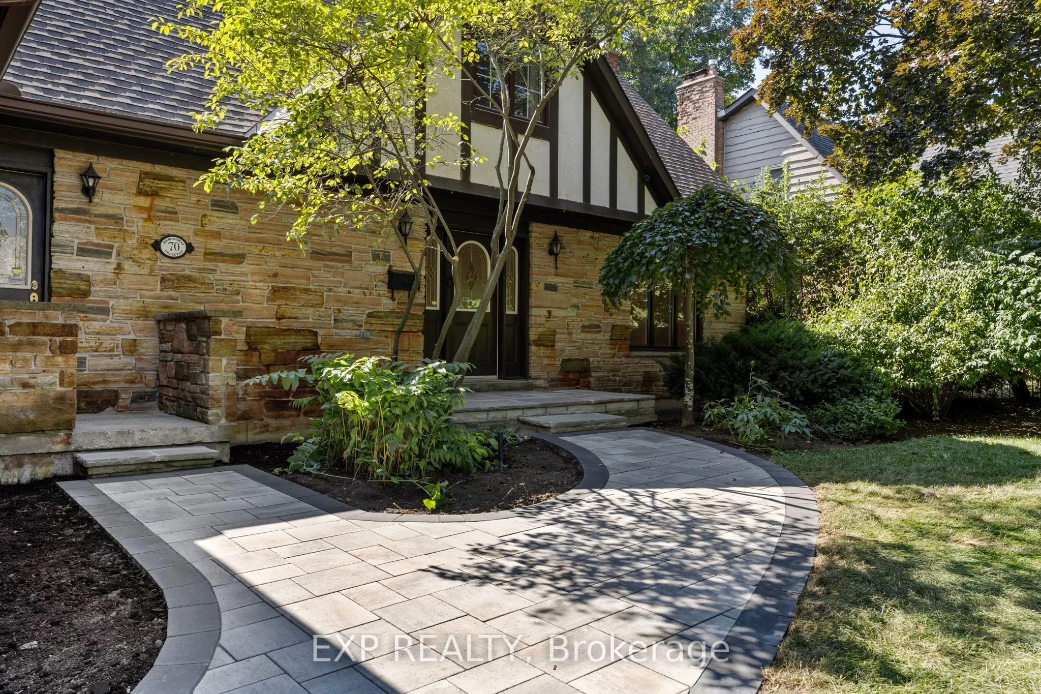 70 Hemingway Crescent