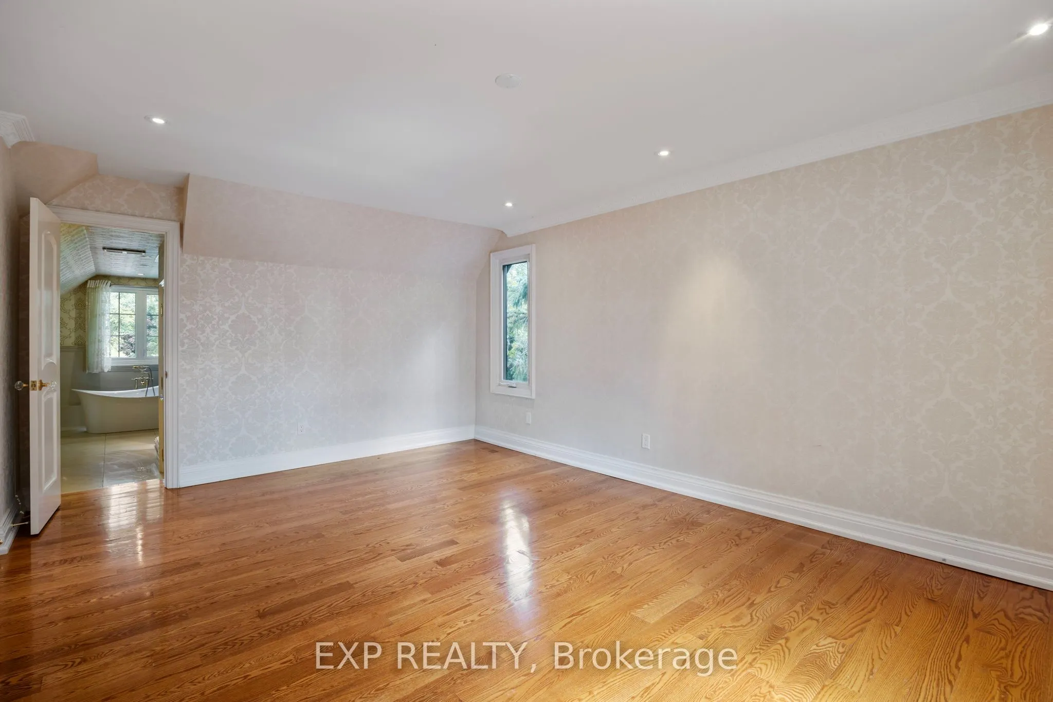 70 Hemingway Crescent