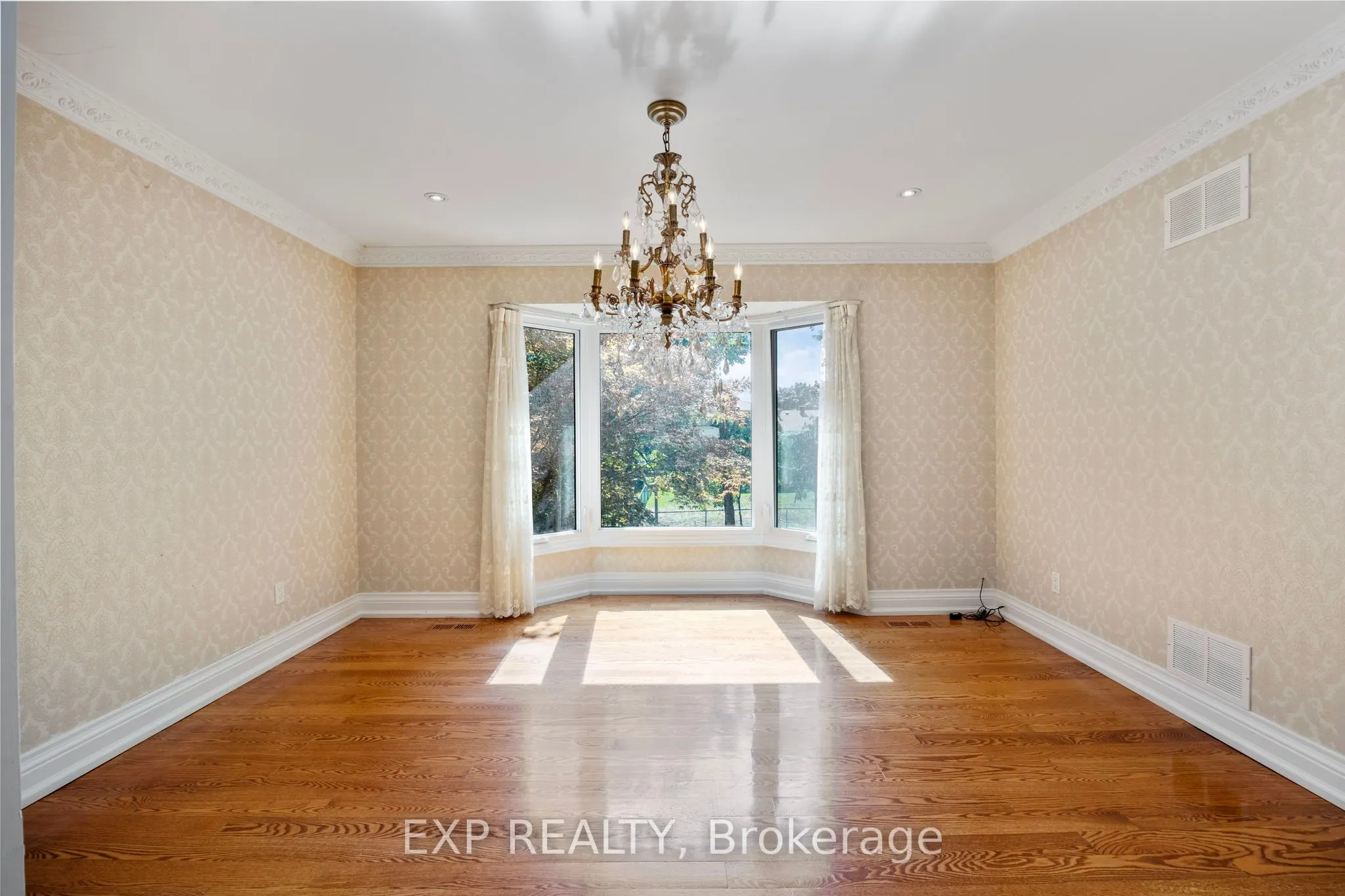 70 Hemingway Crescent