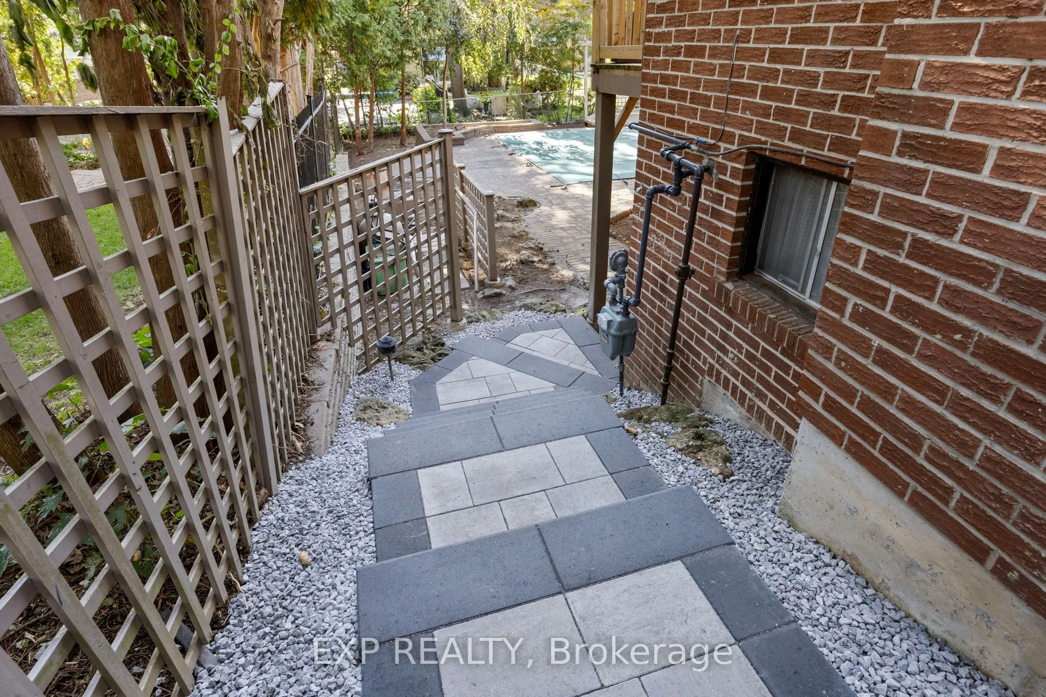 70 Hemingway Crescent