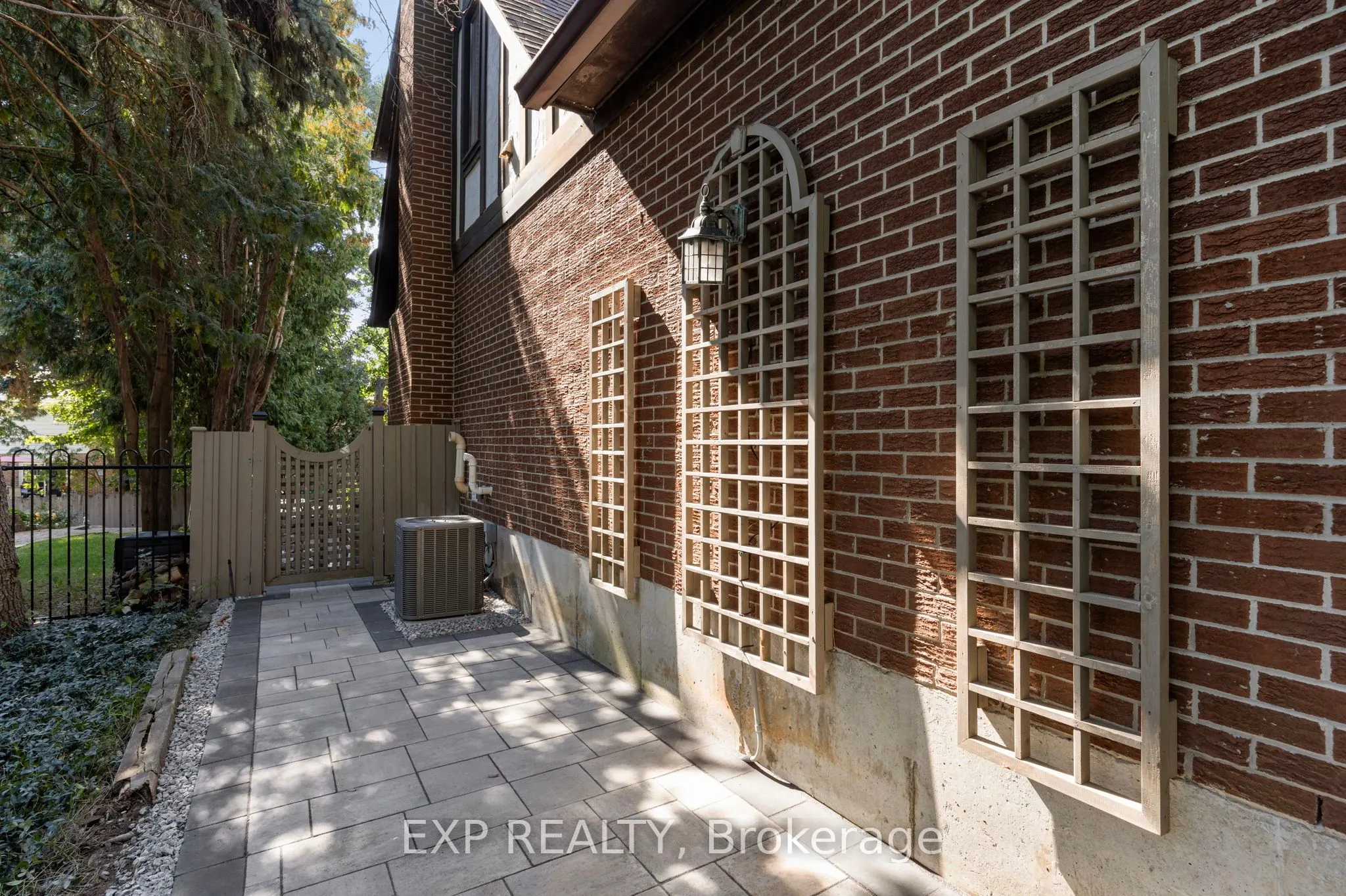 70 Hemingway Crescent