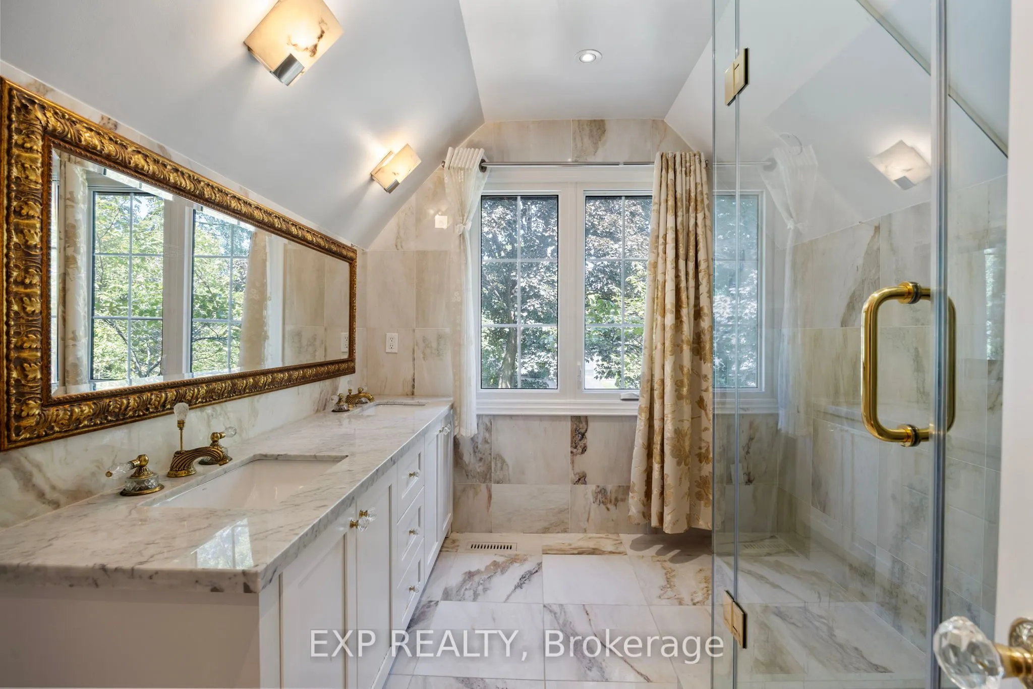 70 Hemingway Crescent