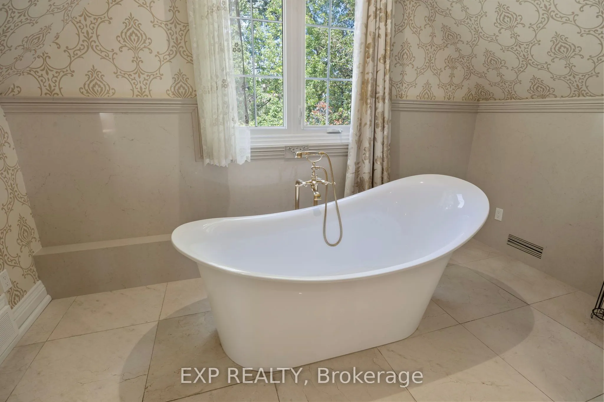 70 Hemingway Crescent