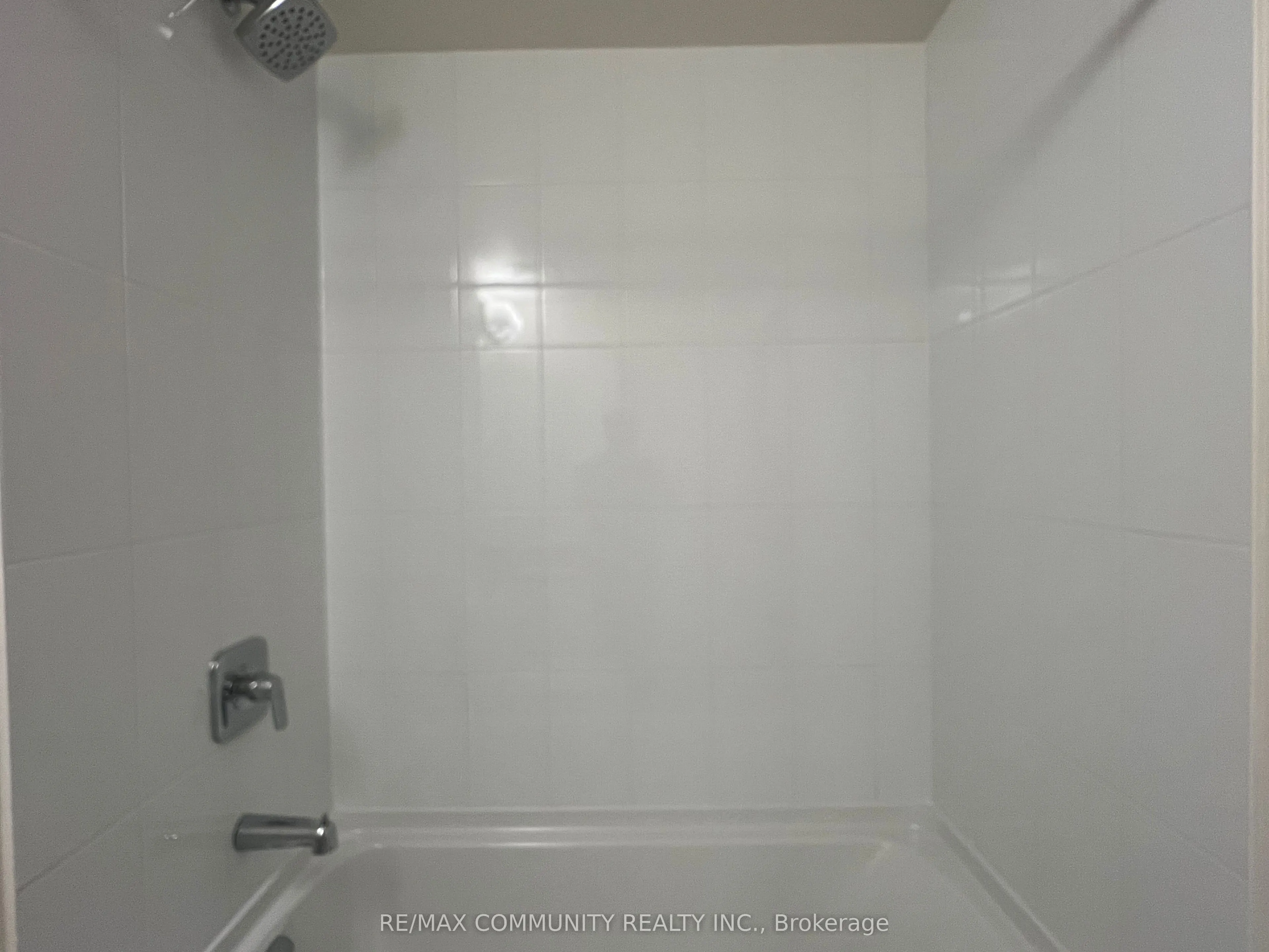 8960 Jane Street, #302